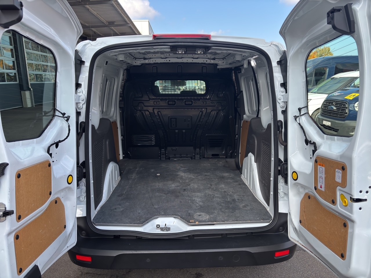 FORD Transit Connect Van 220 L1 1.5 EcoBlue 120 Trend - 10