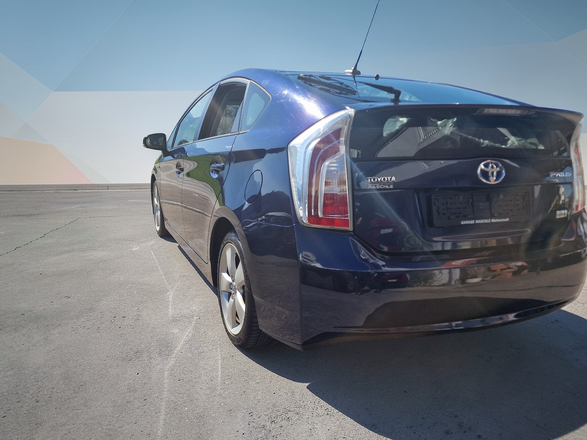 TOYOTA Prius 1.8 16V HSD Sol Premium 8x Reif Anhängku 12Mt Gara - 6