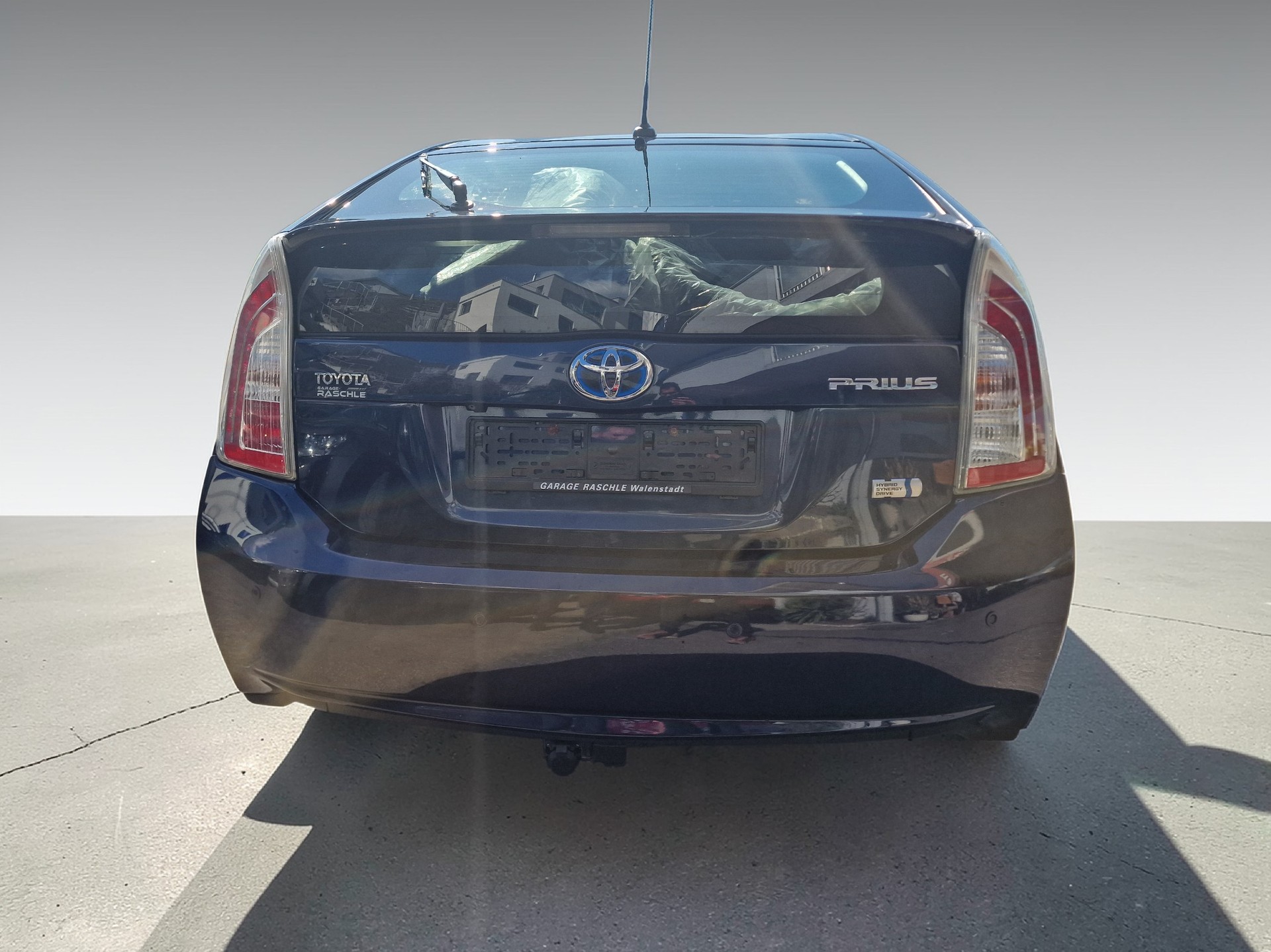 TOYOTA Prius 1.8 16V HSD Sol Premium 8x Reif Anhängku 12Mt Gara - 7