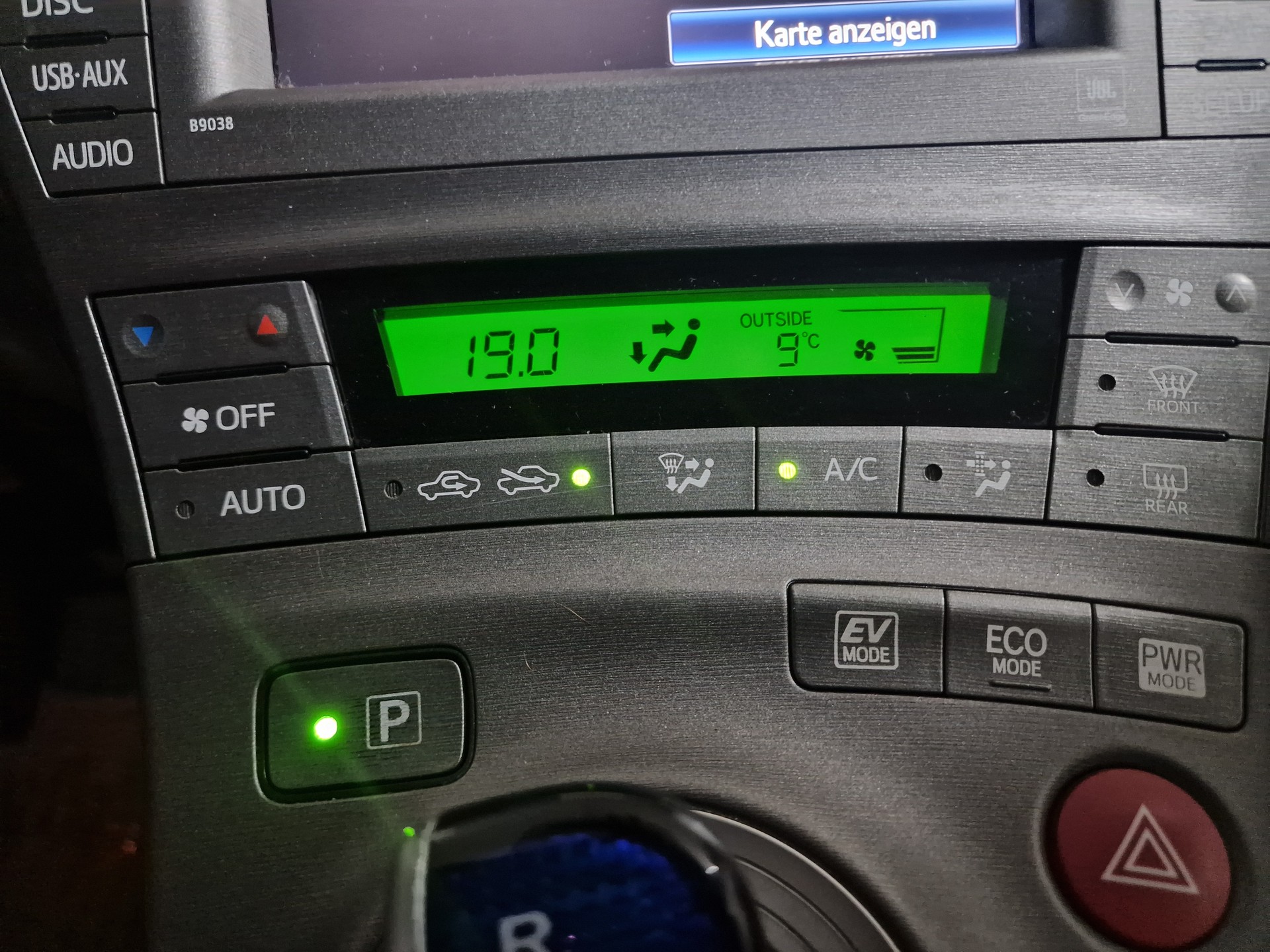 TOYOTA Prius 1.8 16V HSD Sol Premium 8x Reif Anhängku 12Mt Gara - 21