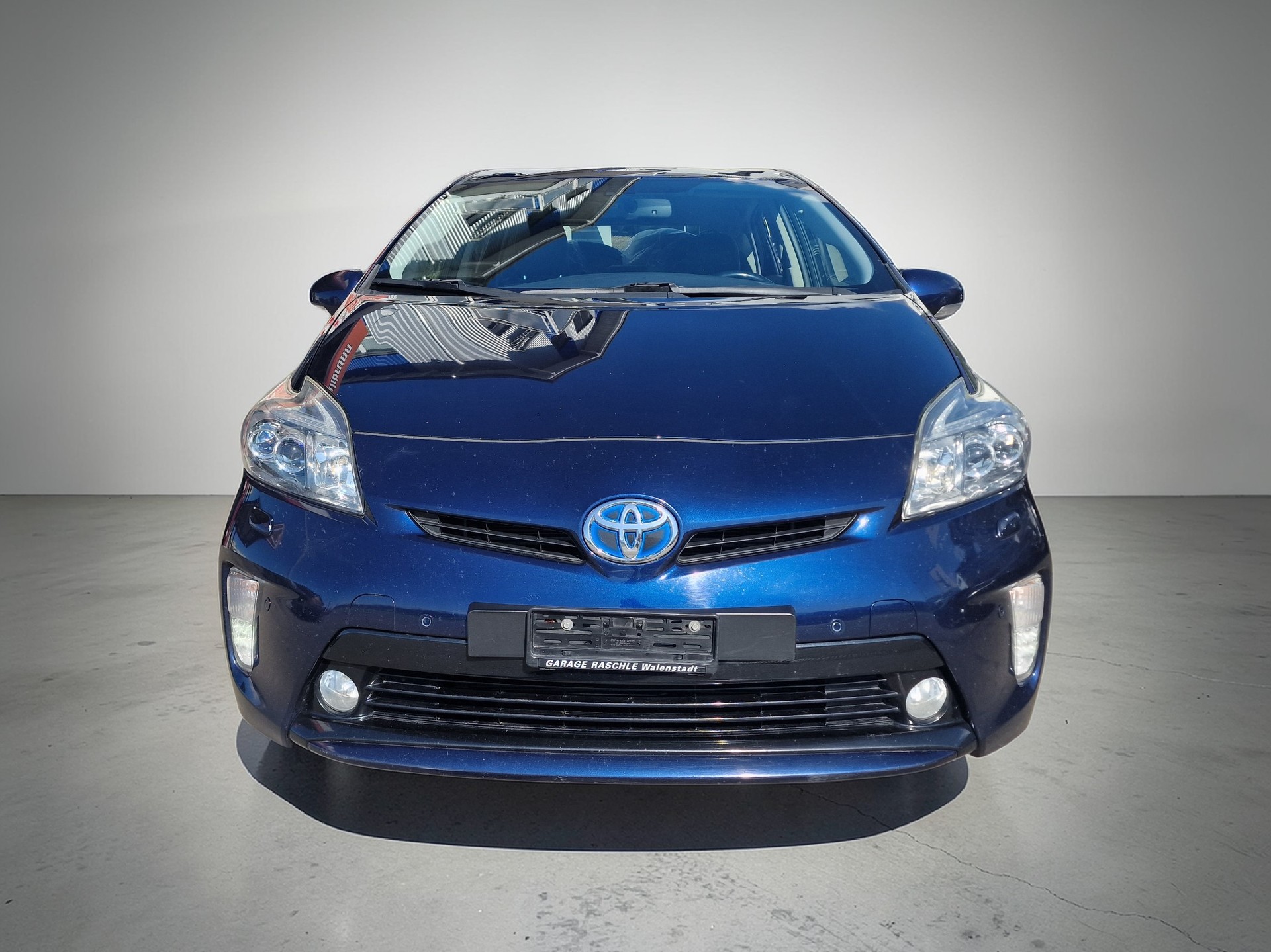 TOYOTA Prius 1.8 16V HSD Sol Premium 8x Reif Anhängku 12Mt Gara - 3