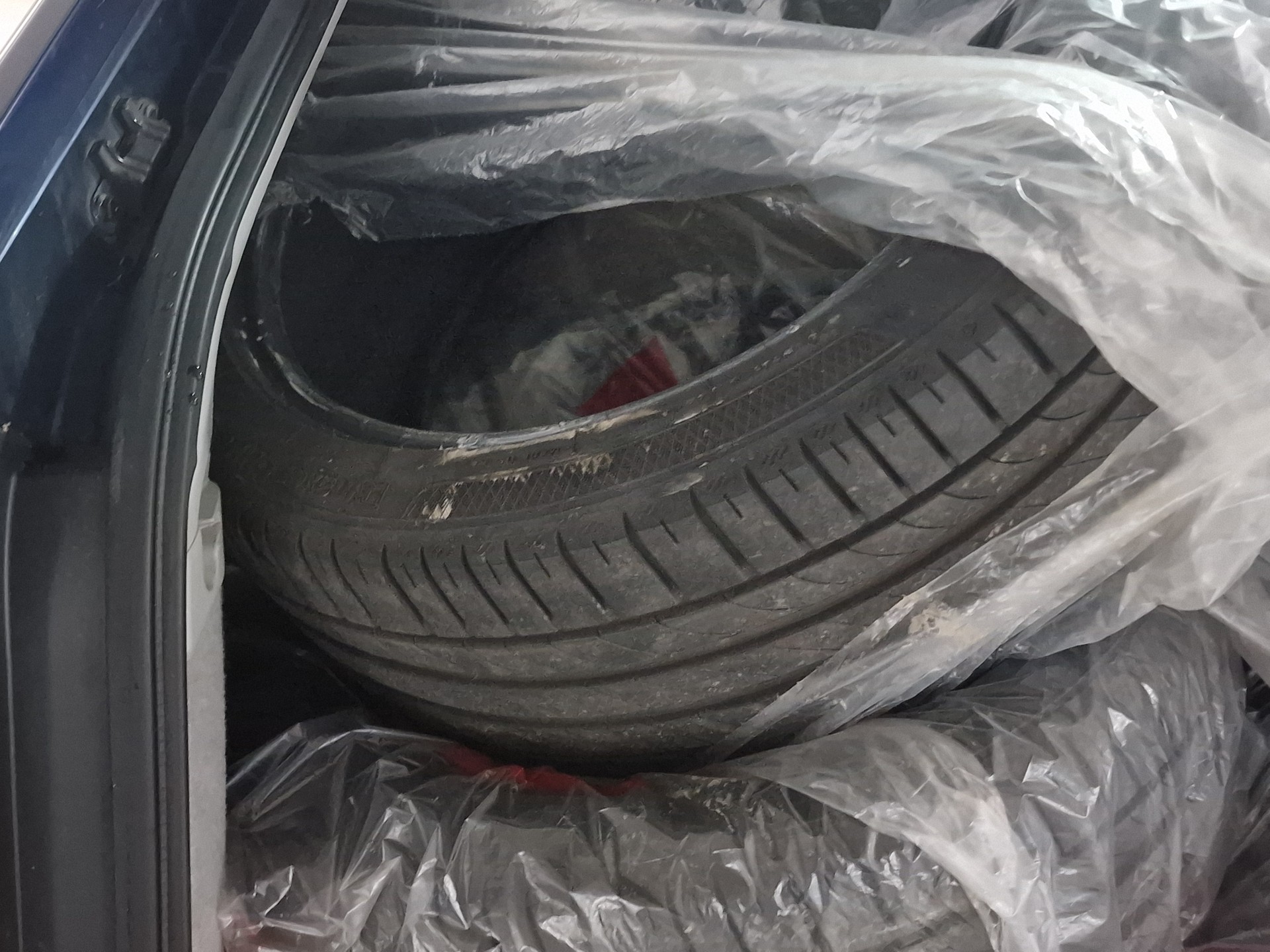 TOYOTA Prius 1.8 16V HSD Sol Premium 8x Reif Anhängku 12Mt Gara - 26