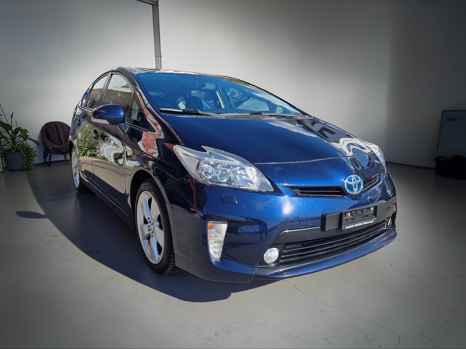 TOYOTA Prius 1.8 16V HSD Sol Premium 8x Reif Anhängku 12Mt Gara - 2