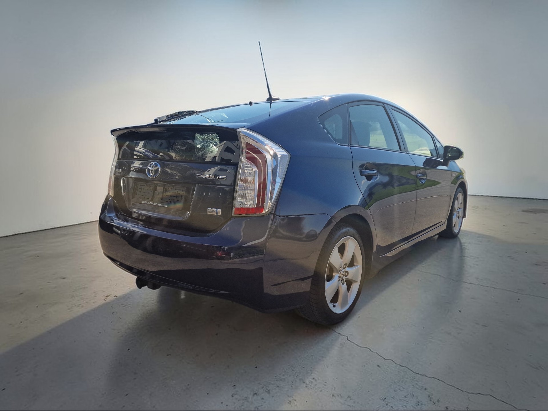 TOYOTA Prius 1.8 16V HSD Sol Premium 8x Reif Anhängku 12Mt Gara - 9