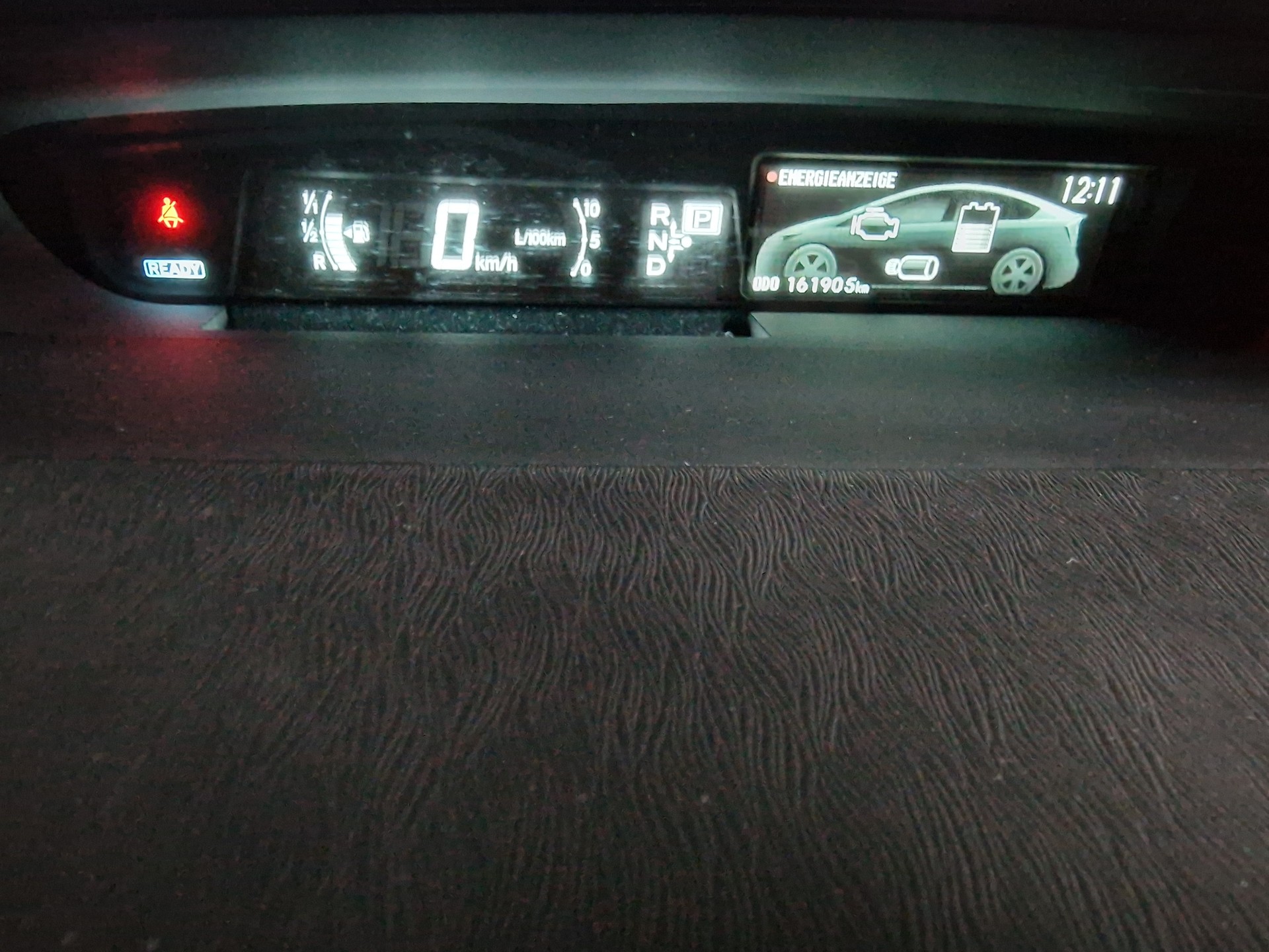 TOYOTA Prius 1.8 16V HSD Sol Premium 8x Reif Anhängku 12Mt Gara - 20