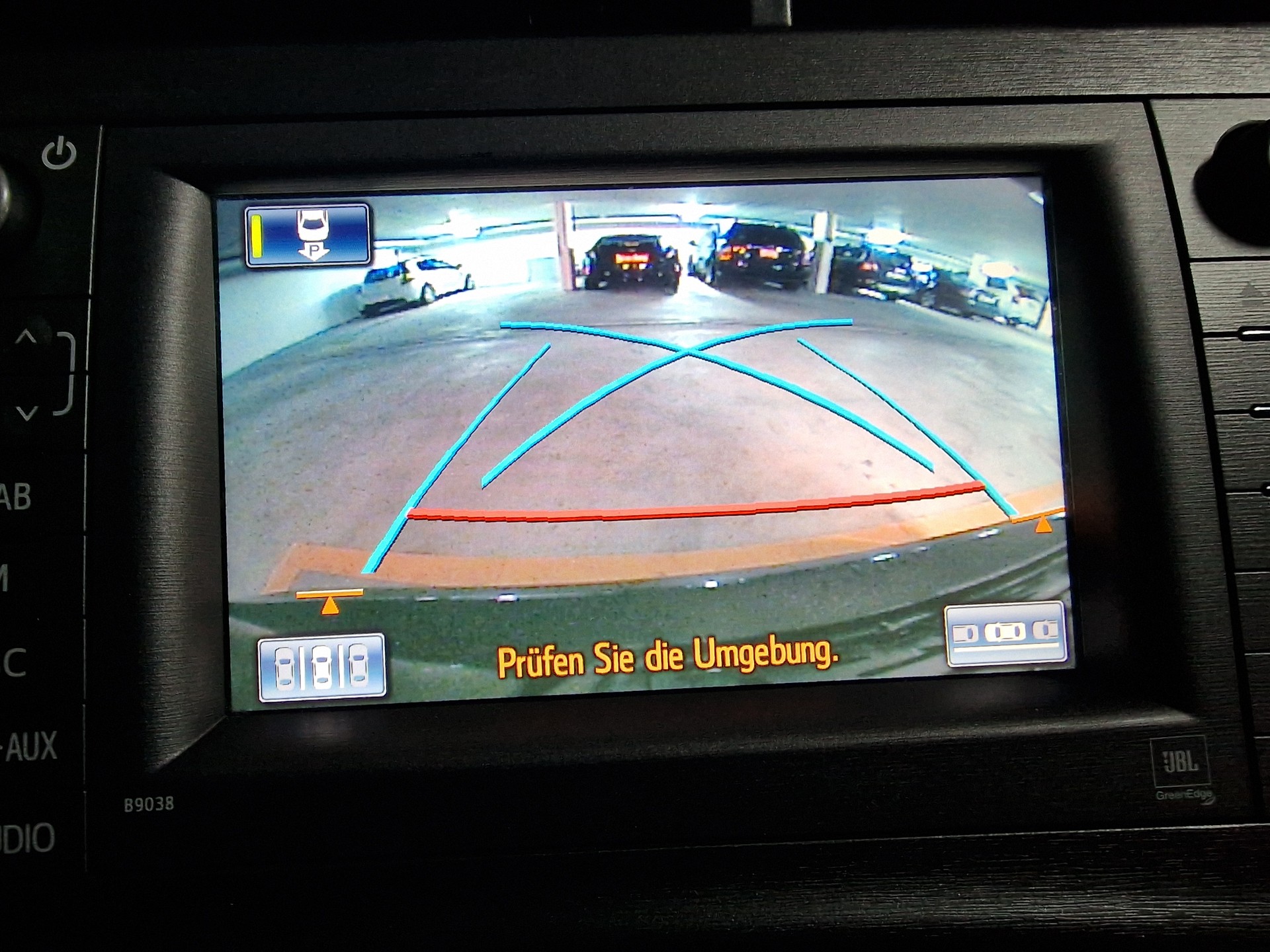 TOYOTA Prius 1.8 16V HSD Sol Premium 8x Reif Anhängku 12Mt Gara - 18