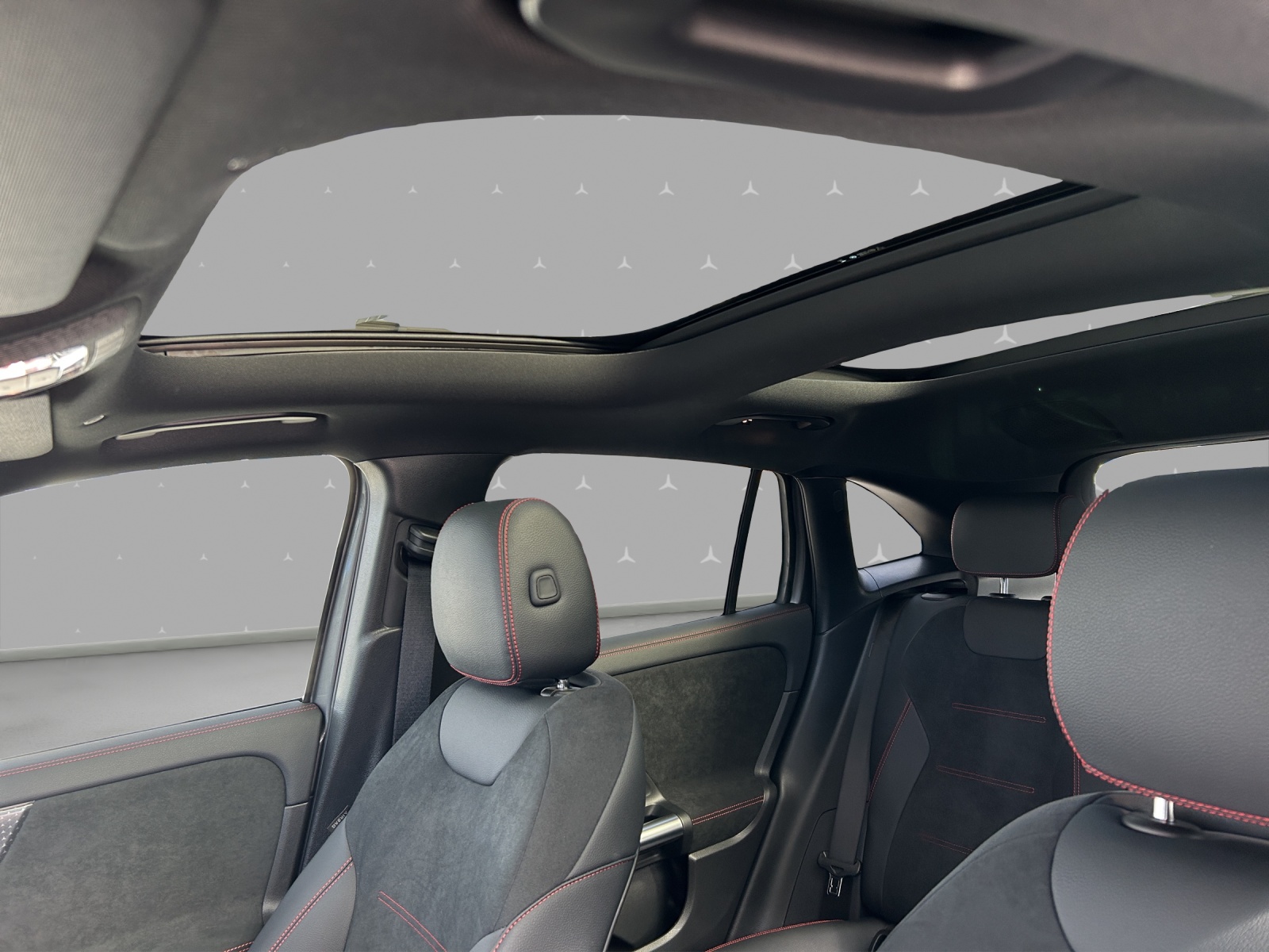 MERCEDES-BENZ EQA 350 AMG Line 4Matic - 9