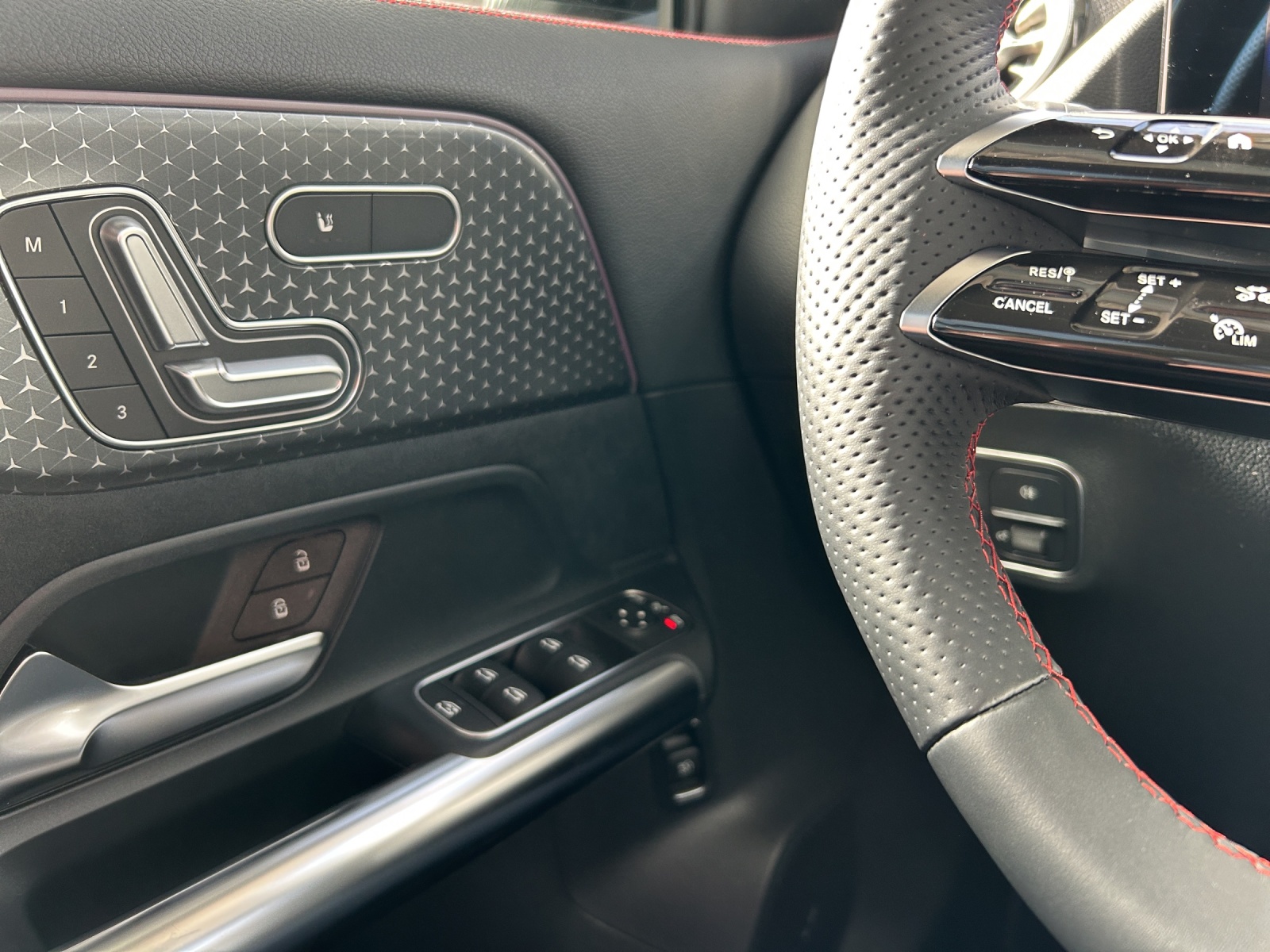 MERCEDES-BENZ EQA 350 AMG Line 4Matic - 13