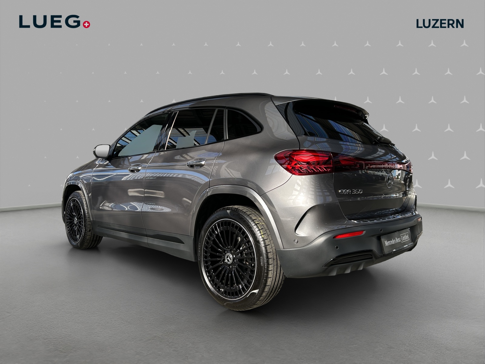 MERCEDES-BENZ EQA 350 AMG Line 4Matic - 3