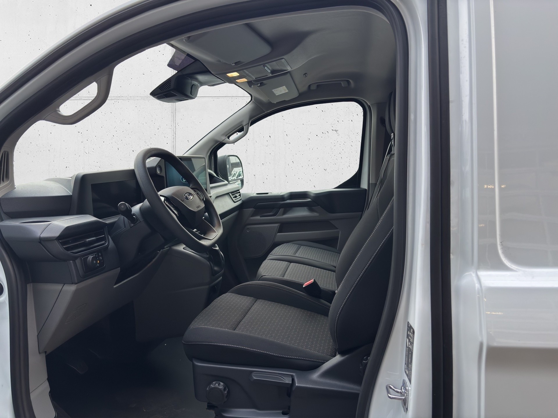 FORD Transit C Van 320 L1 2.0 EcoBlue 136 Trend - 12