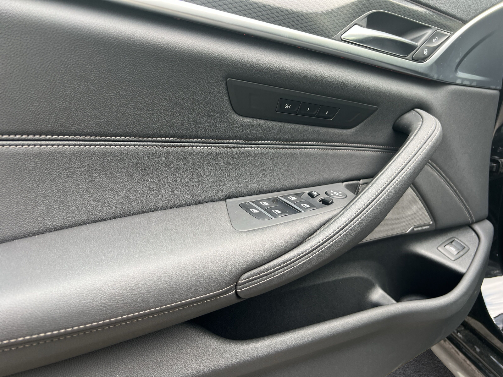 BMW 520d xDrive 48V Touring M Sport **Action de leasing 1.9%** - 17