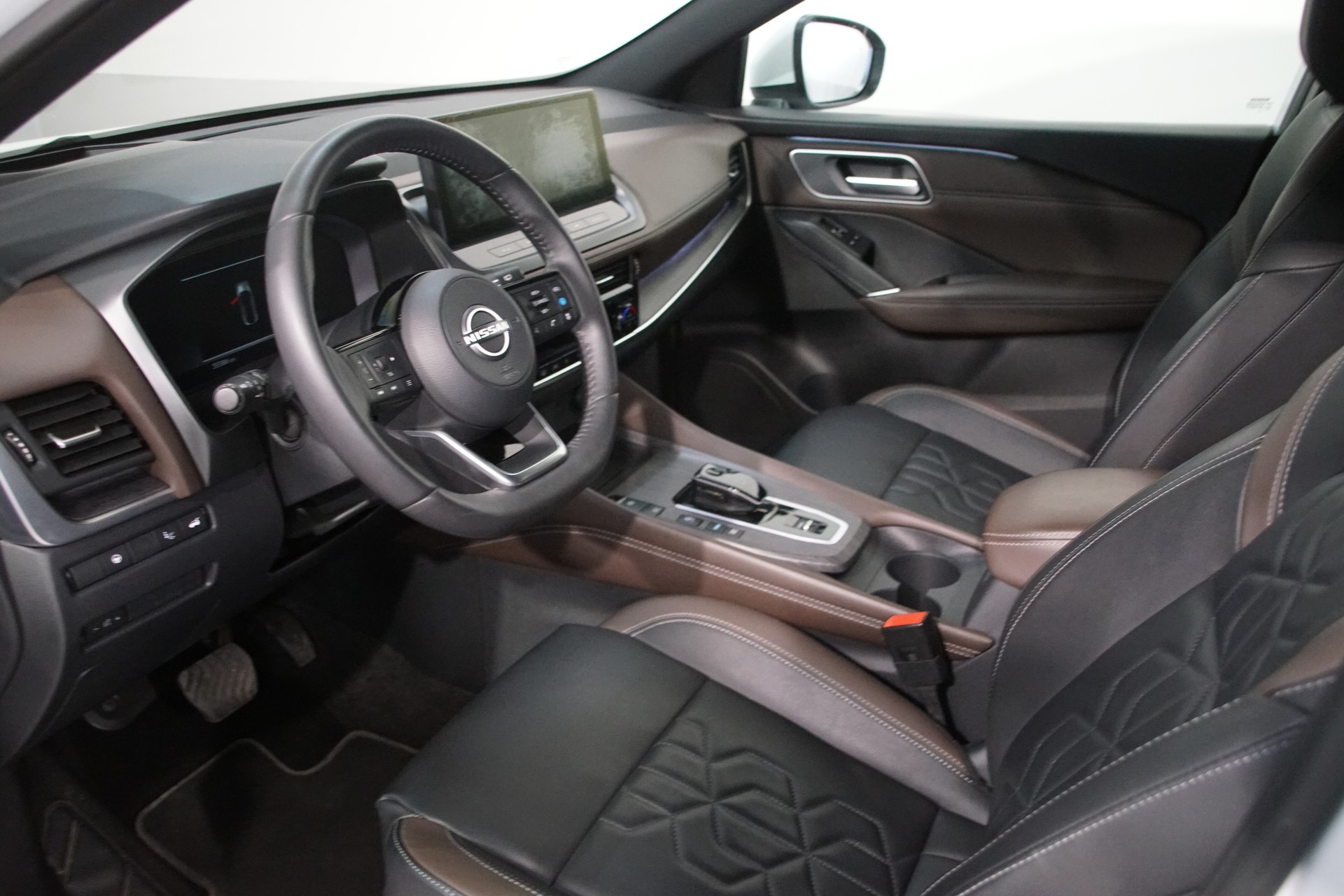 NISSAN Qashqai 1.5 VC-T e-Power Tekna ++SWISS++ - 11