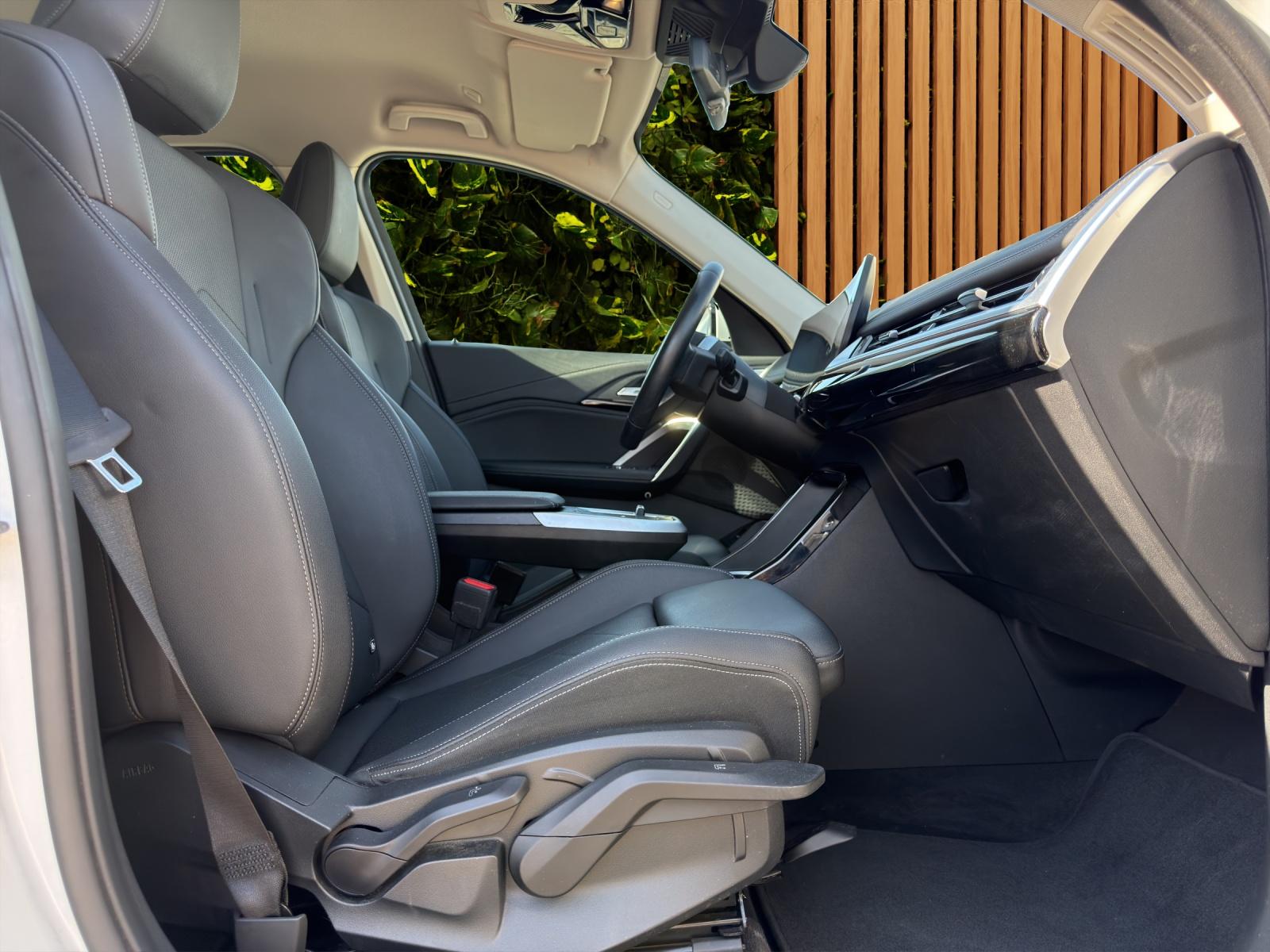 BMW iX1 xDrive 30 X-Line (CH) 🔋 - 12