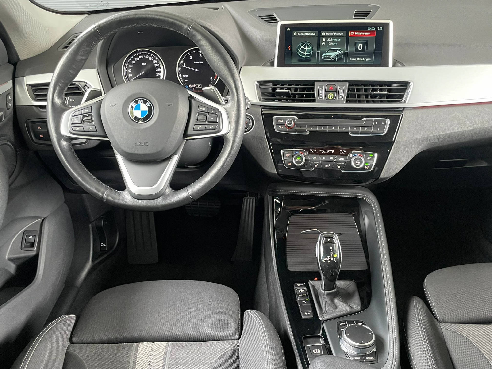 BMW X1 18d xDrive SAG-6