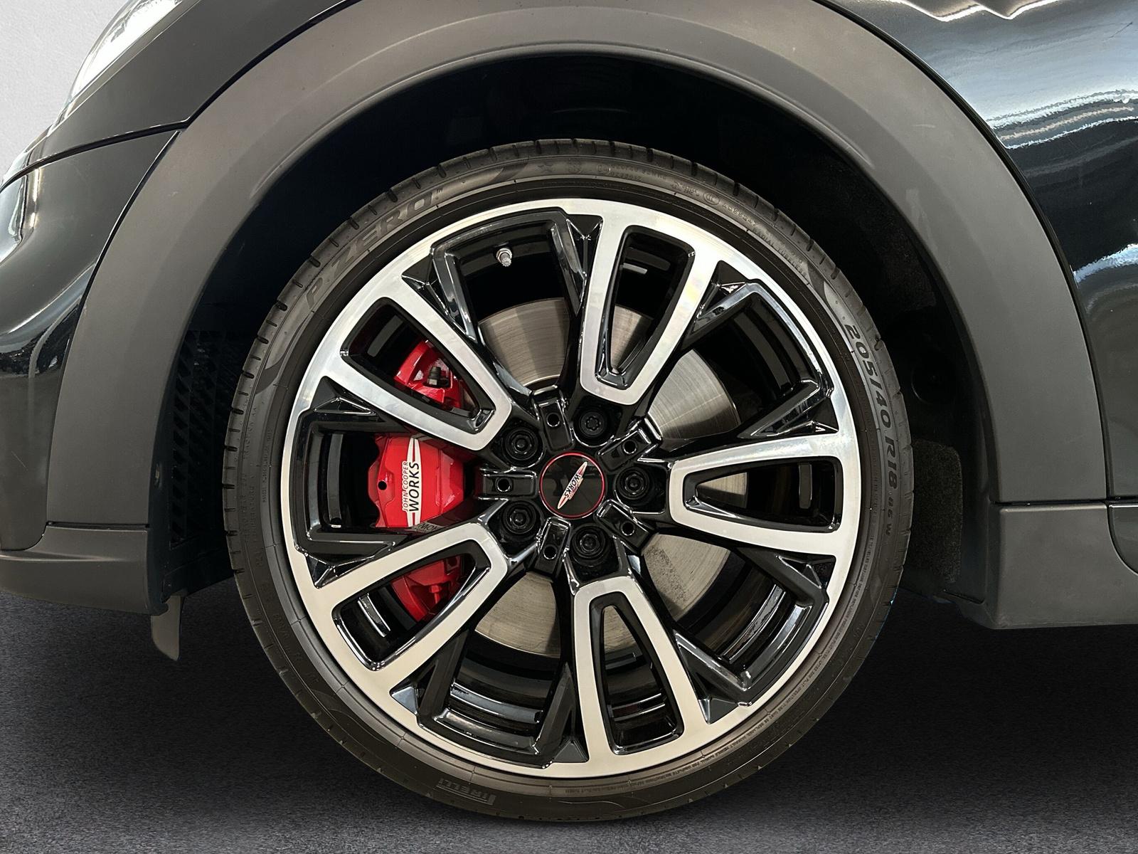 MINI Cabrio John Cooper Works F57 2.0i (CH) - 9