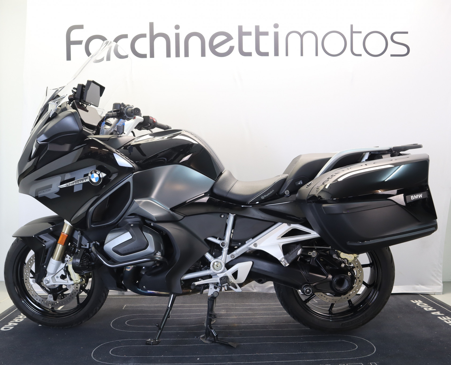 BMW R 1250 RT Triple Black - 2