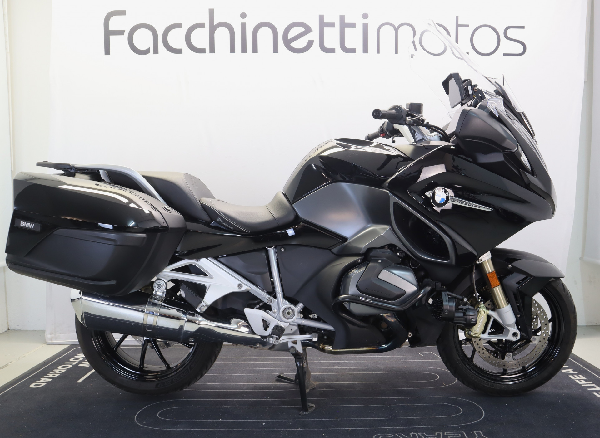 BMW R 1250 RT Triple Black