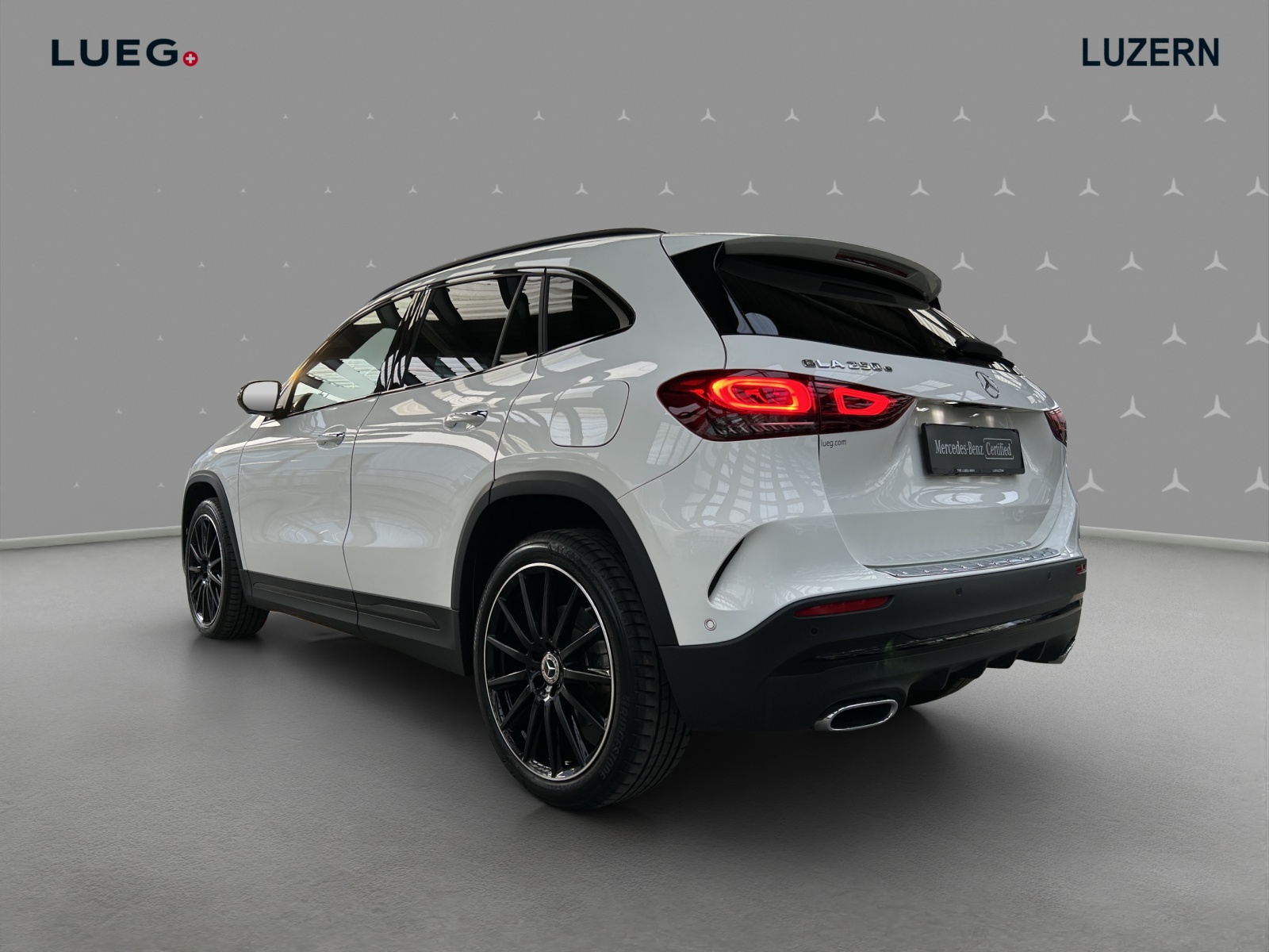 MERCEDES-BENZ GLA 250e AMG Line 8G-DCT - 3