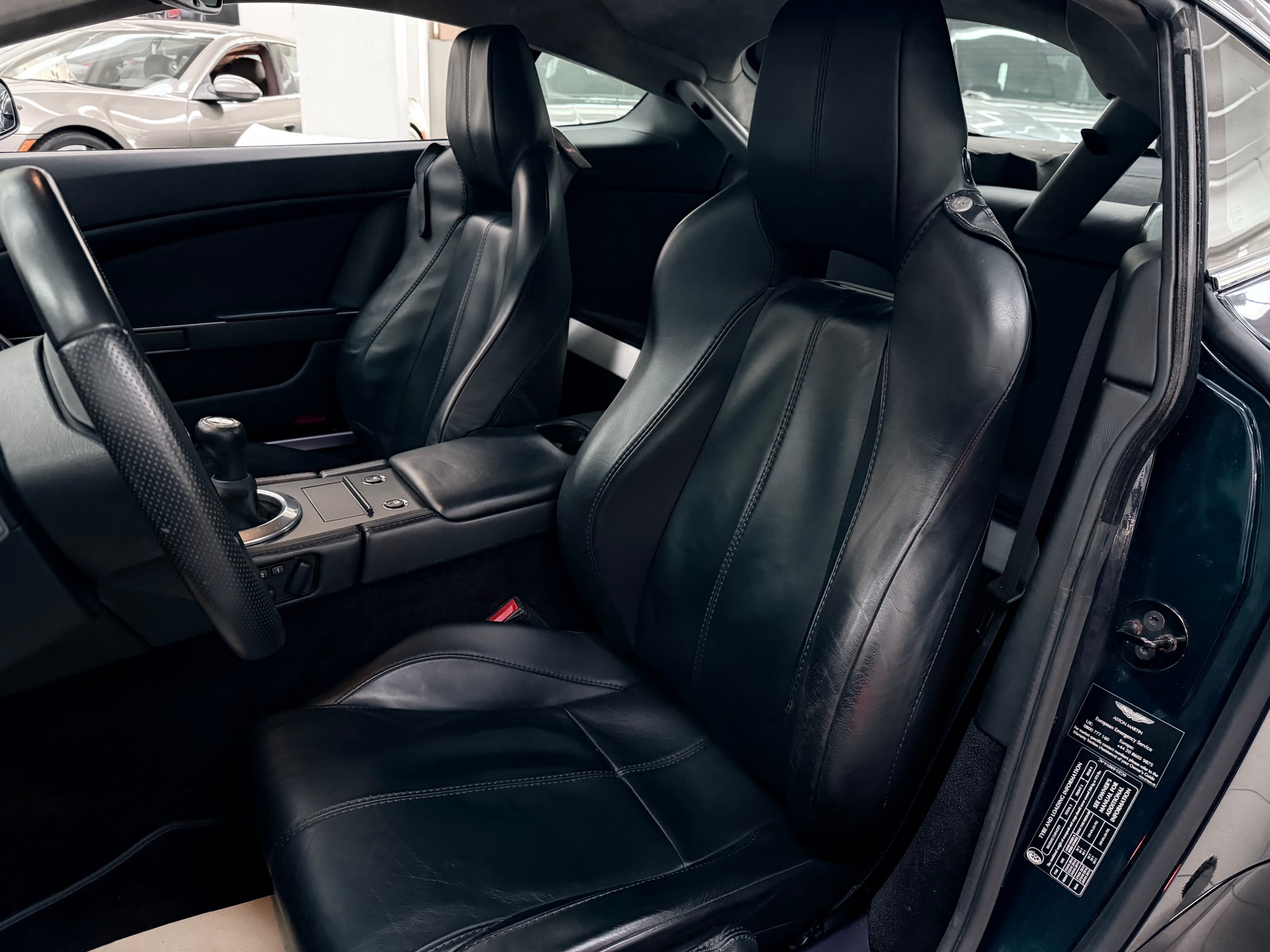 ASTON MARTIN V8 Vantage 4.3 - 6