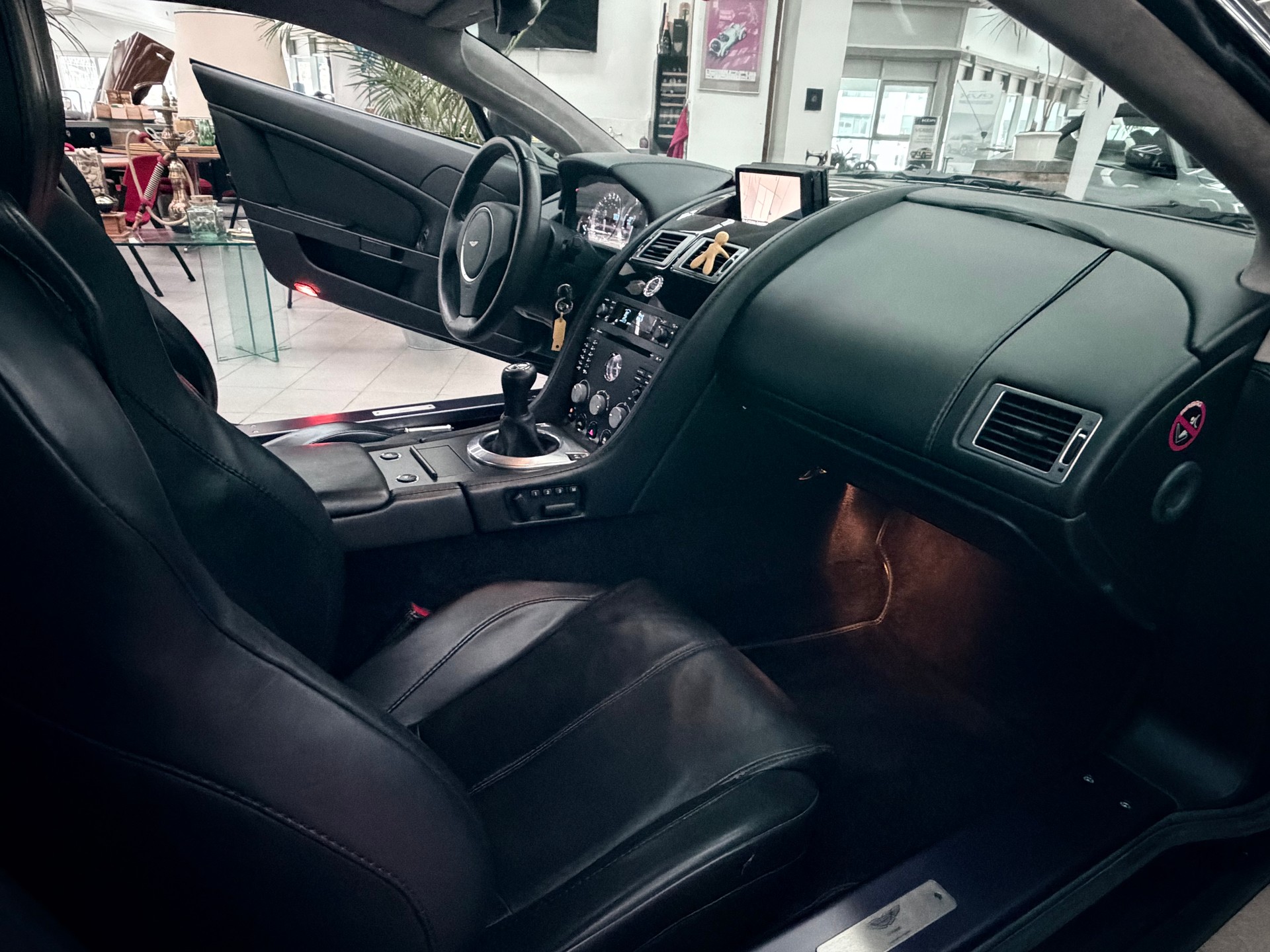 ASTON MARTIN V8 Vantage 4.3 - 8