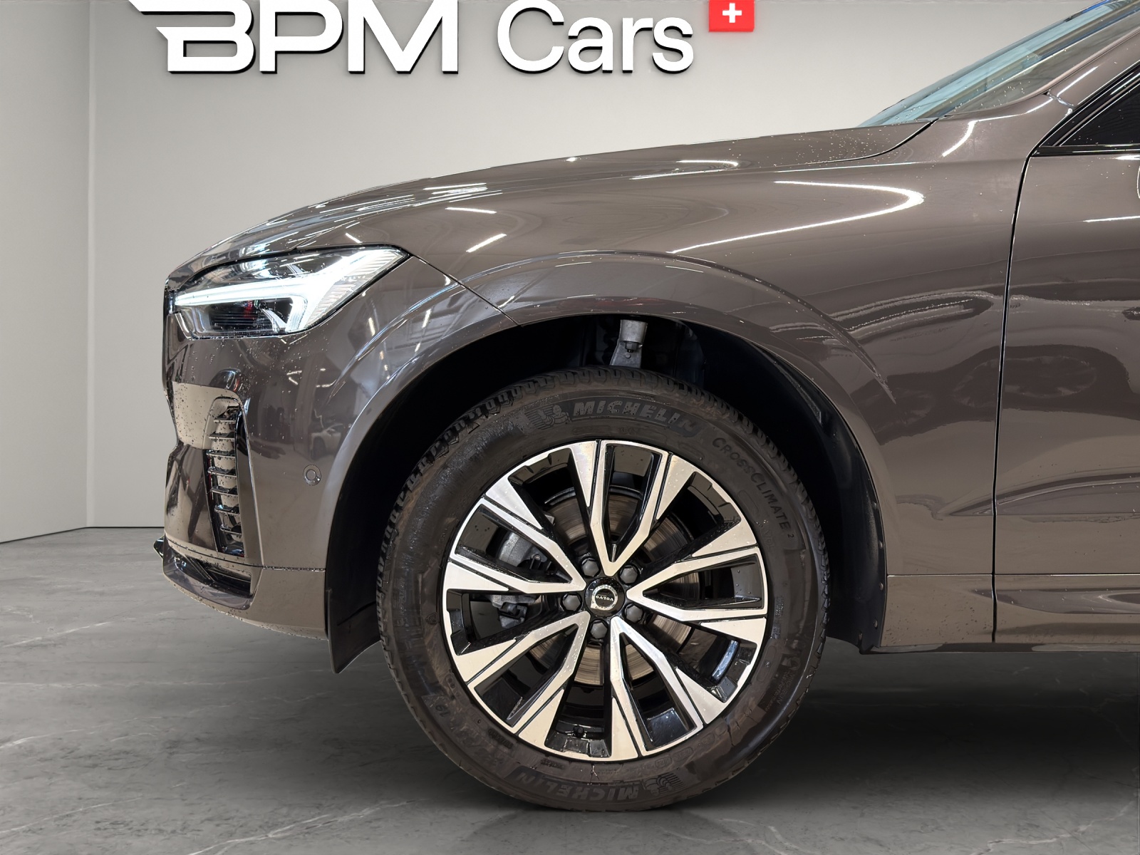 VOLVO XC60 2.0 B5 MH Plus Dark AWD - 8
