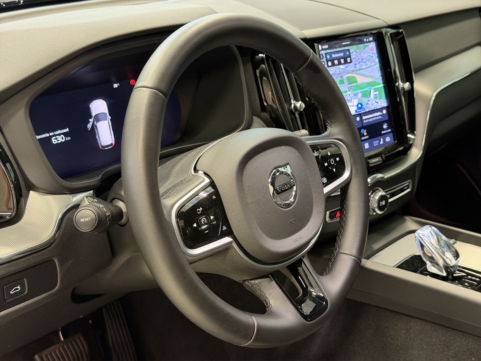 VOLVO XC60 2.0 B5 MH Plus Dark AWD - 10