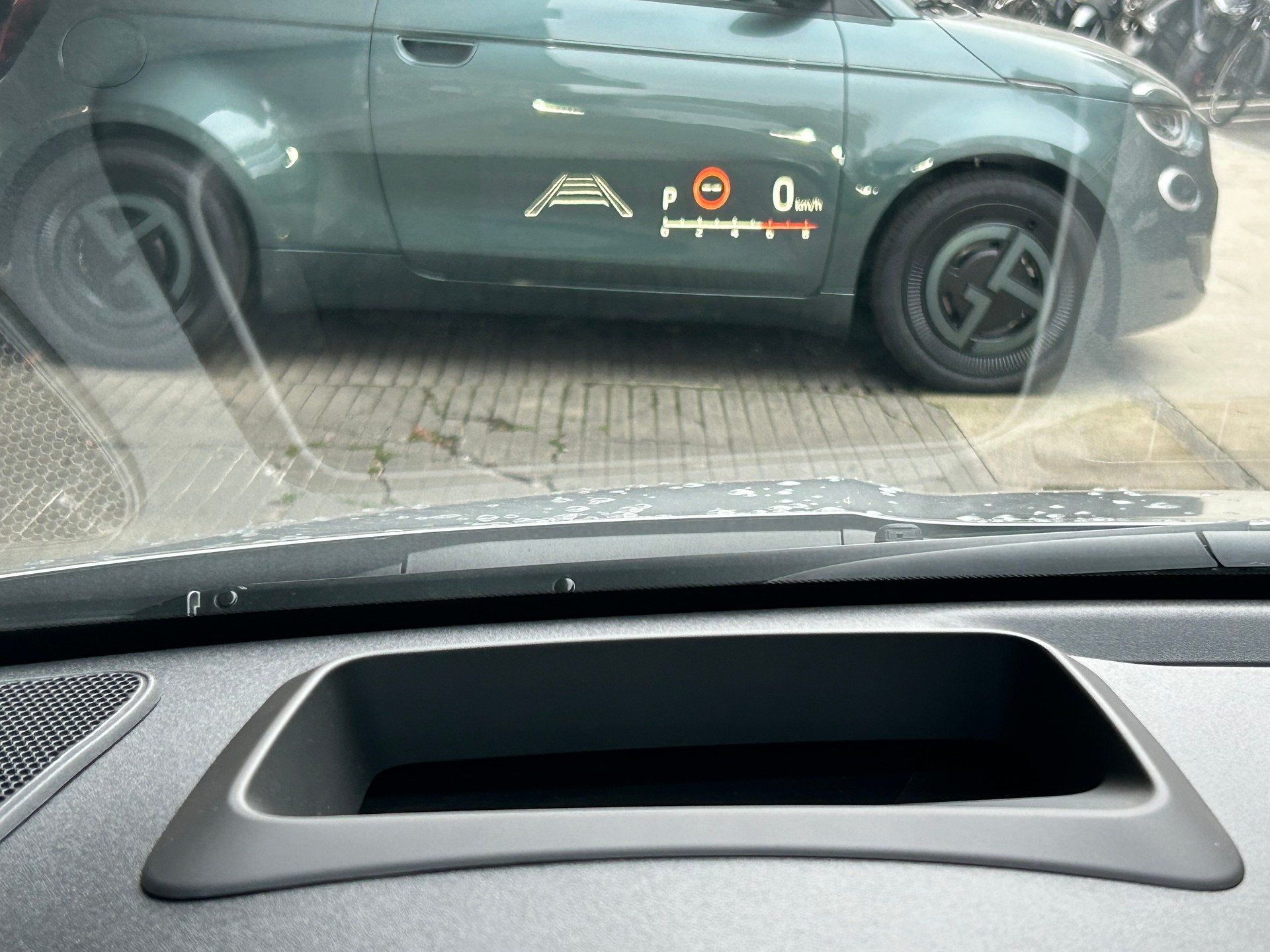 TOYOTA Yaris 1.5 GR Sport e-CVT - 7