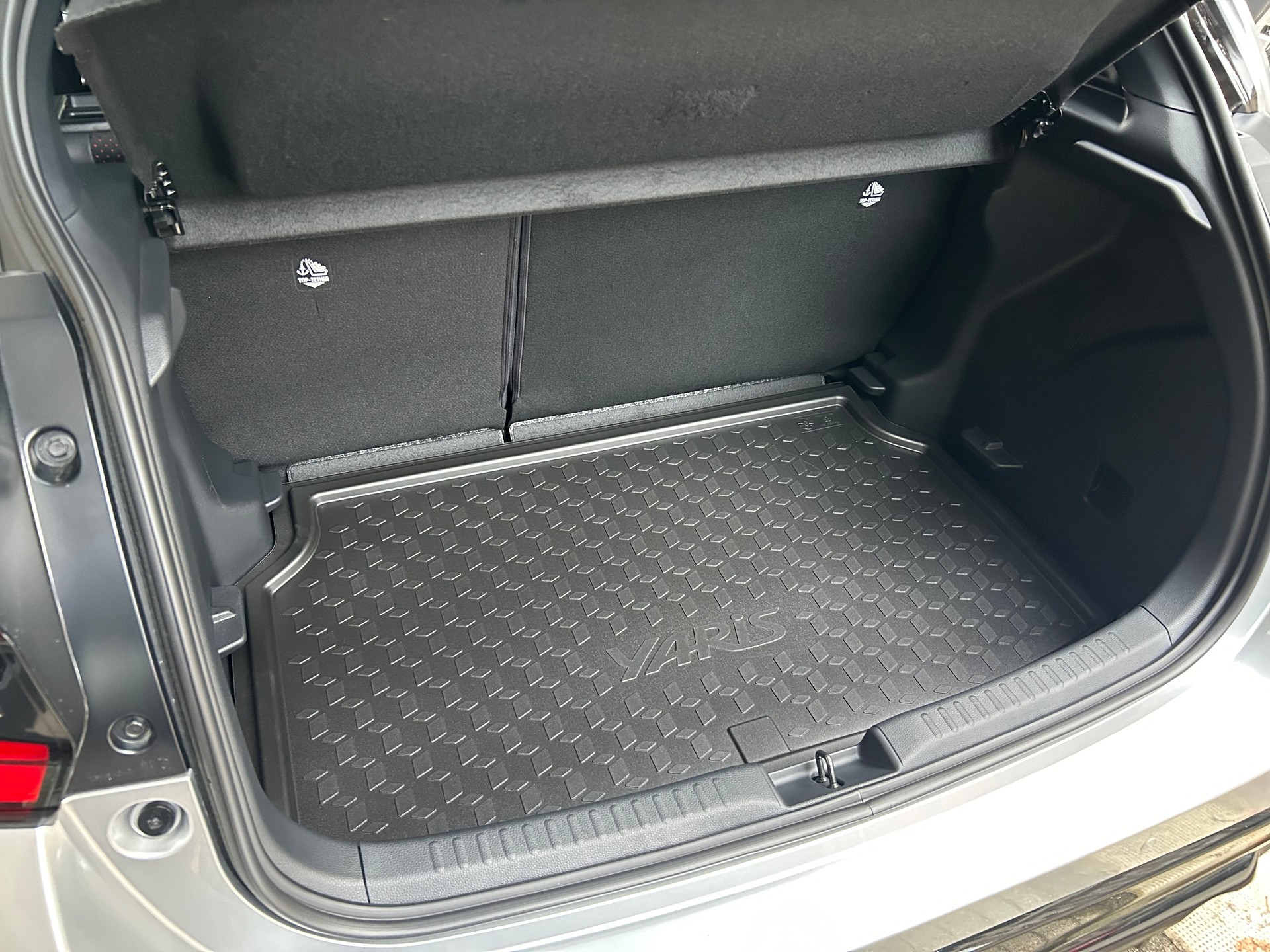 TOYOTA Yaris 1.5 GR Sport e-CVT - 13