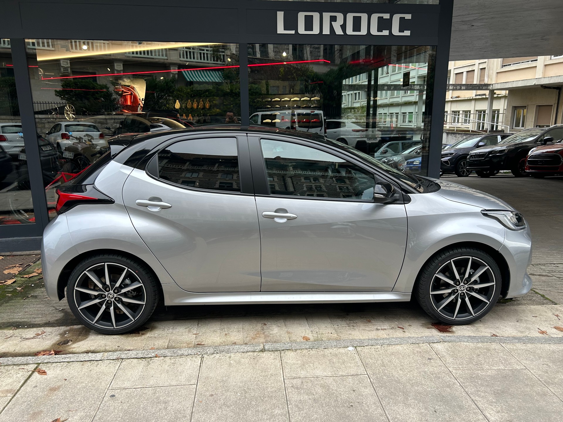 TOYOTA Yaris 1.5 GR Sport e-CVT - 3