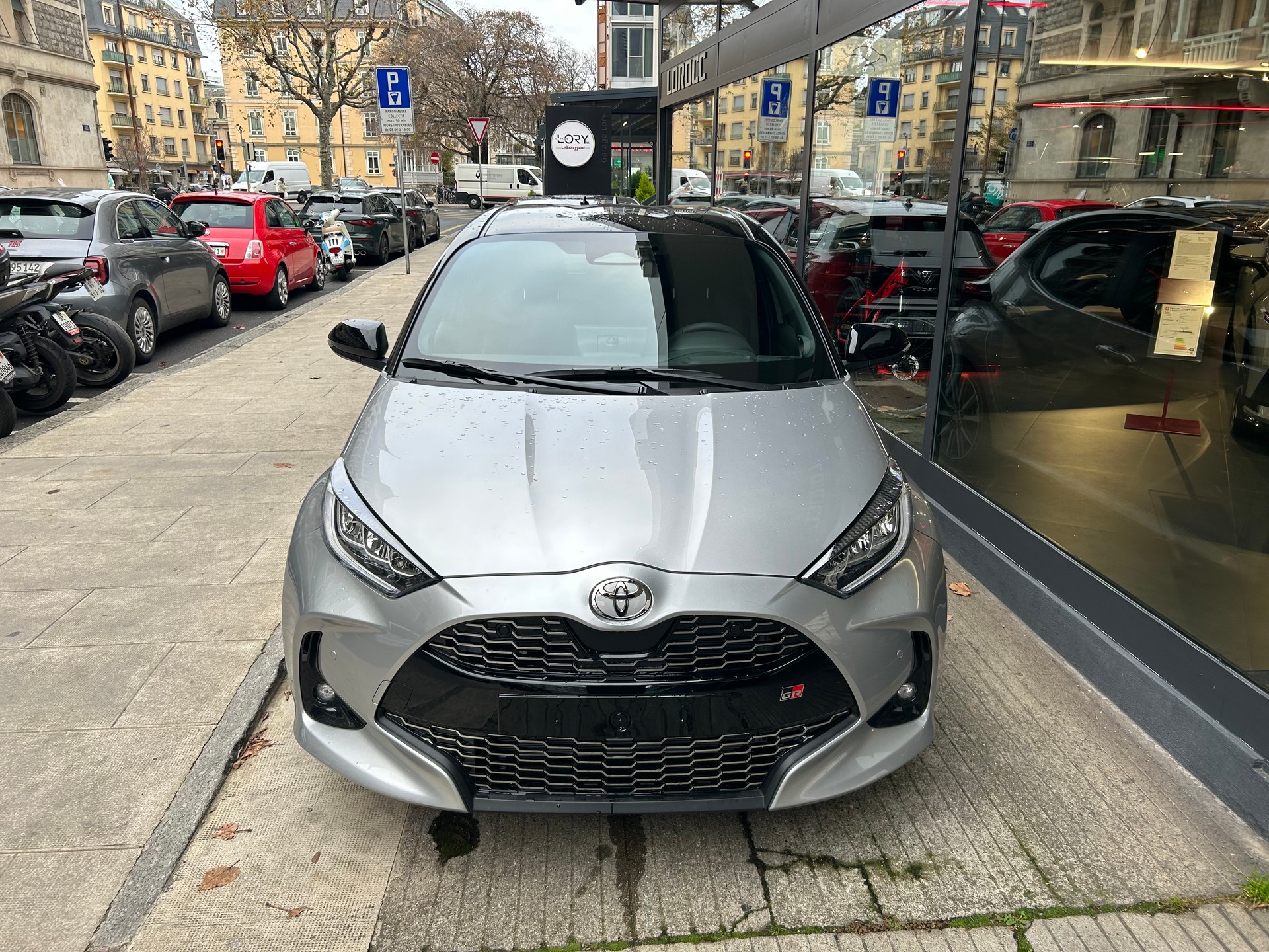 TOYOTA Yaris 1.5 GR Sport e-CVT - 2