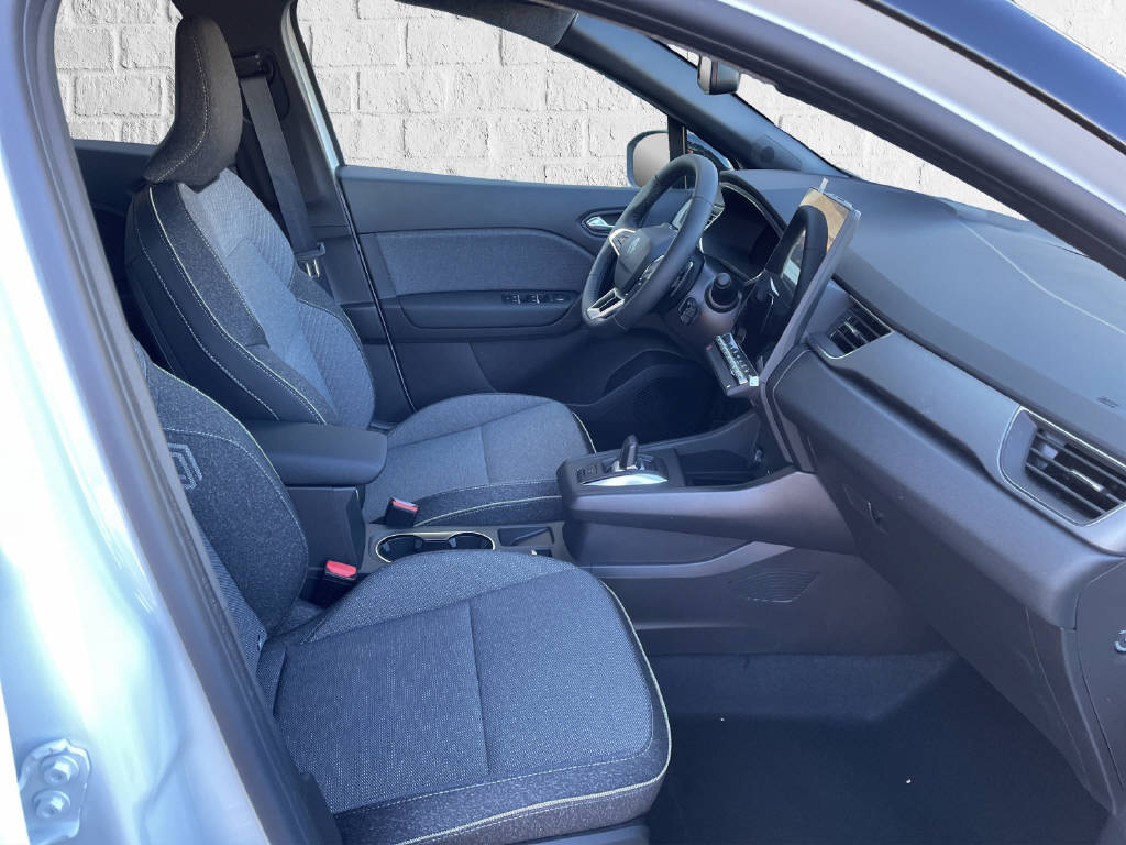 RENAULT Captur 1.3 TCe 140 techno EDC - 11