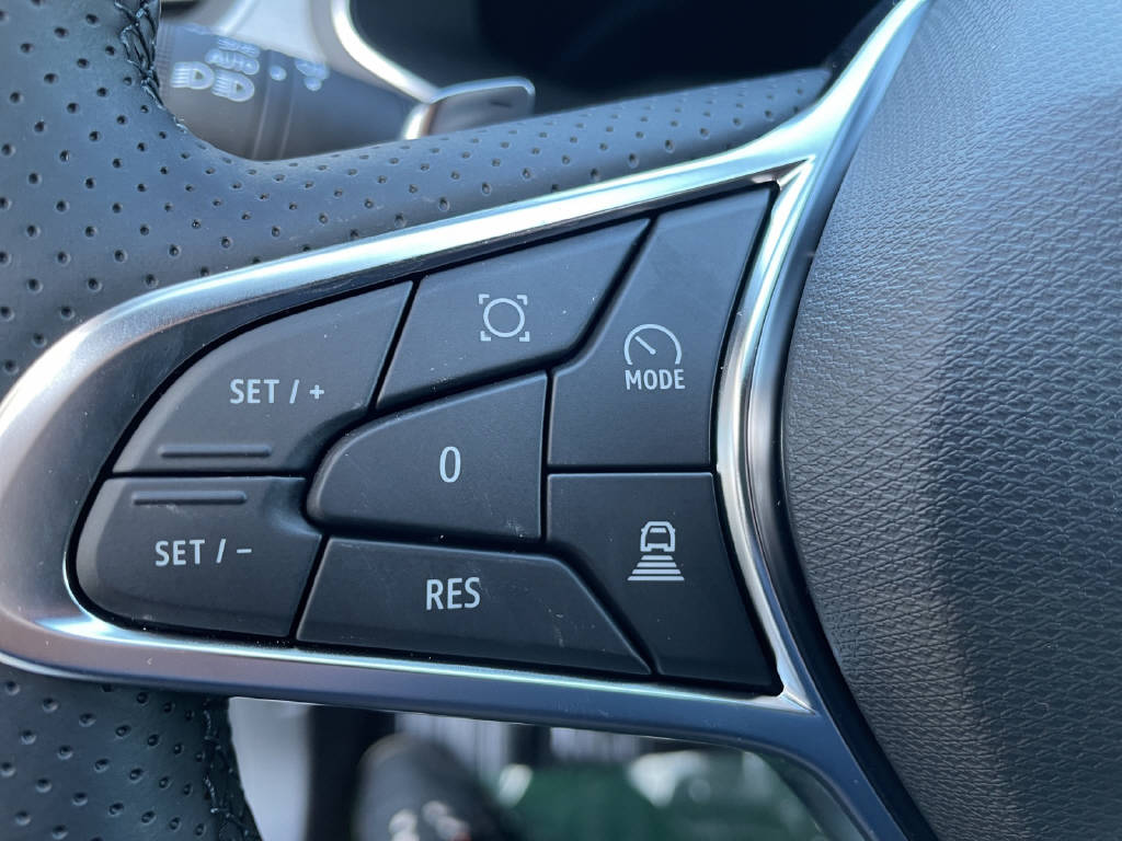 RENAULT Captur 1.3 TCe 140 techno EDC - 14