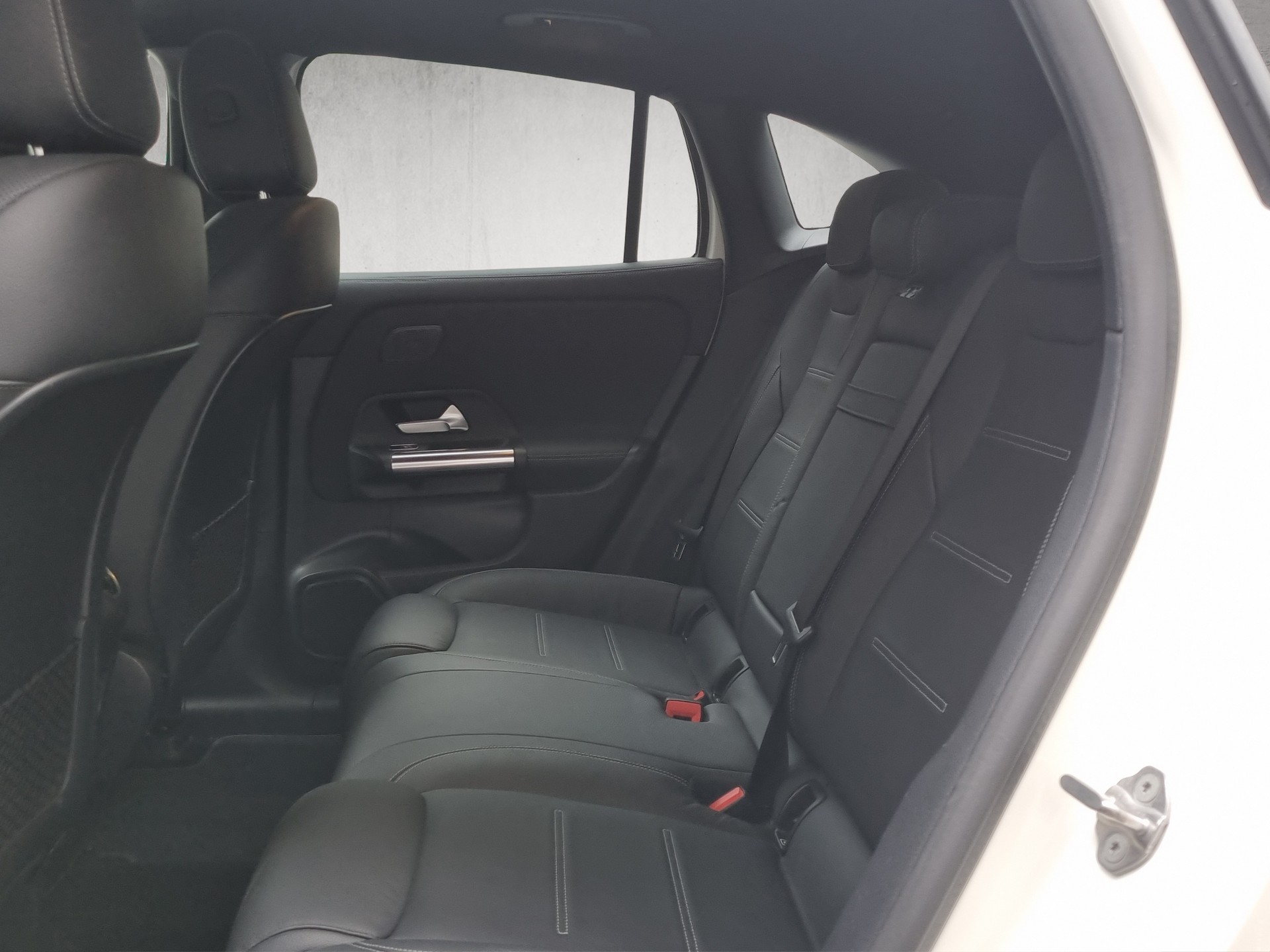 MERCEDES-BENZ EQA 350 Swiss Star AMG Line 4matic - 11