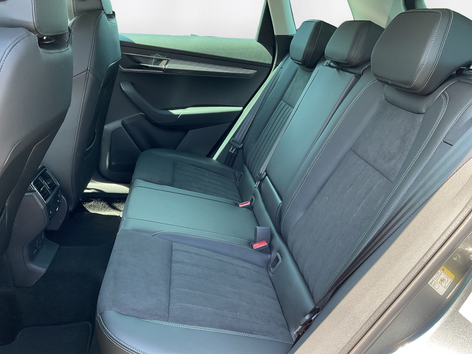 SKODA Karoq 1.5 TSI Dynamic DSG - 11