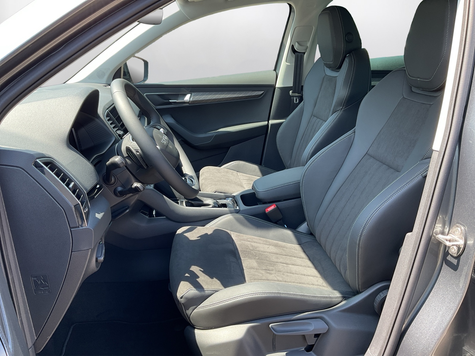 SKODA Karoq 1.5 TSI Dynamic DSG - 10