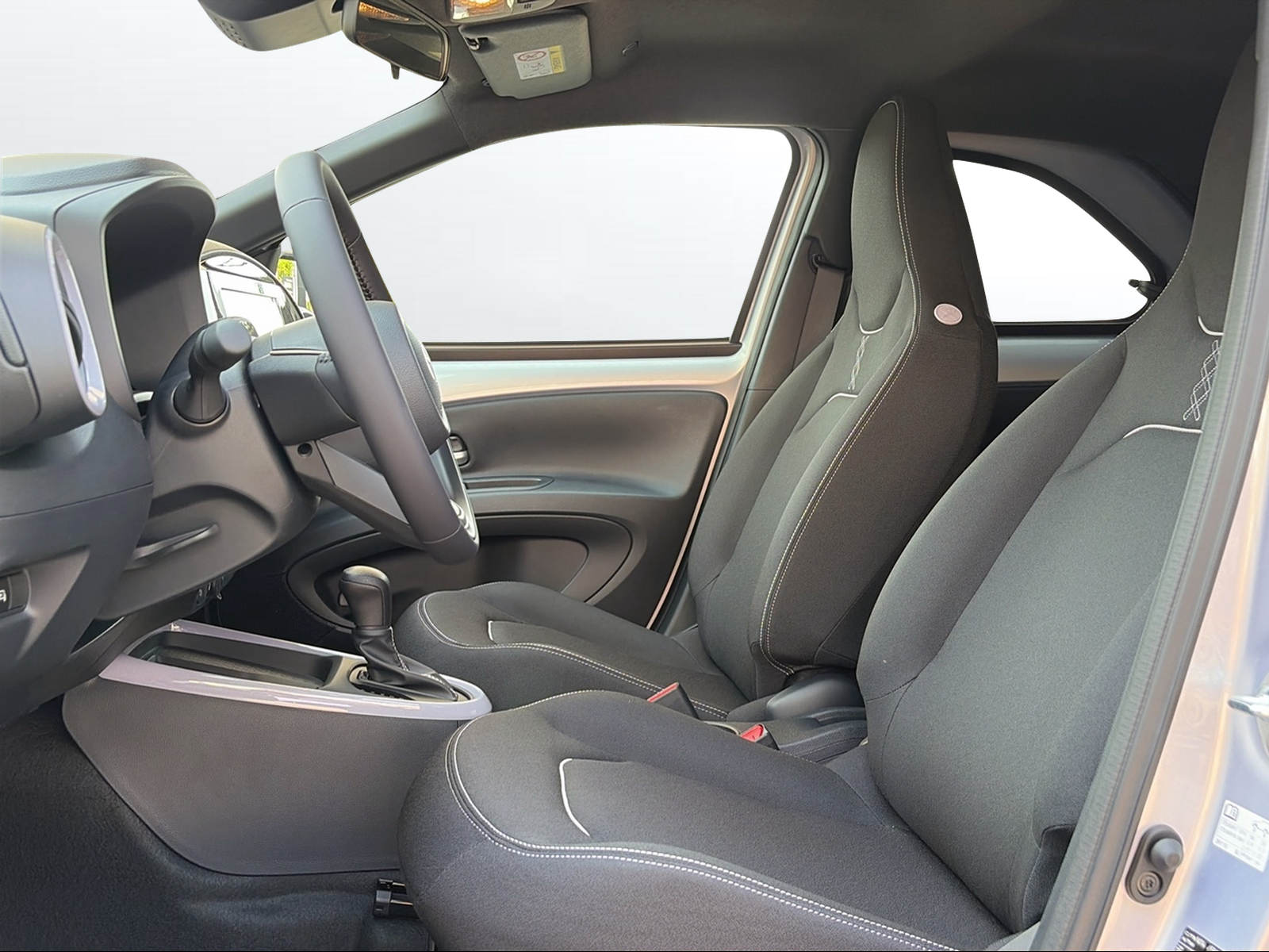 TOYOTA Aygo X 1.5 Trend e-CVT - 9