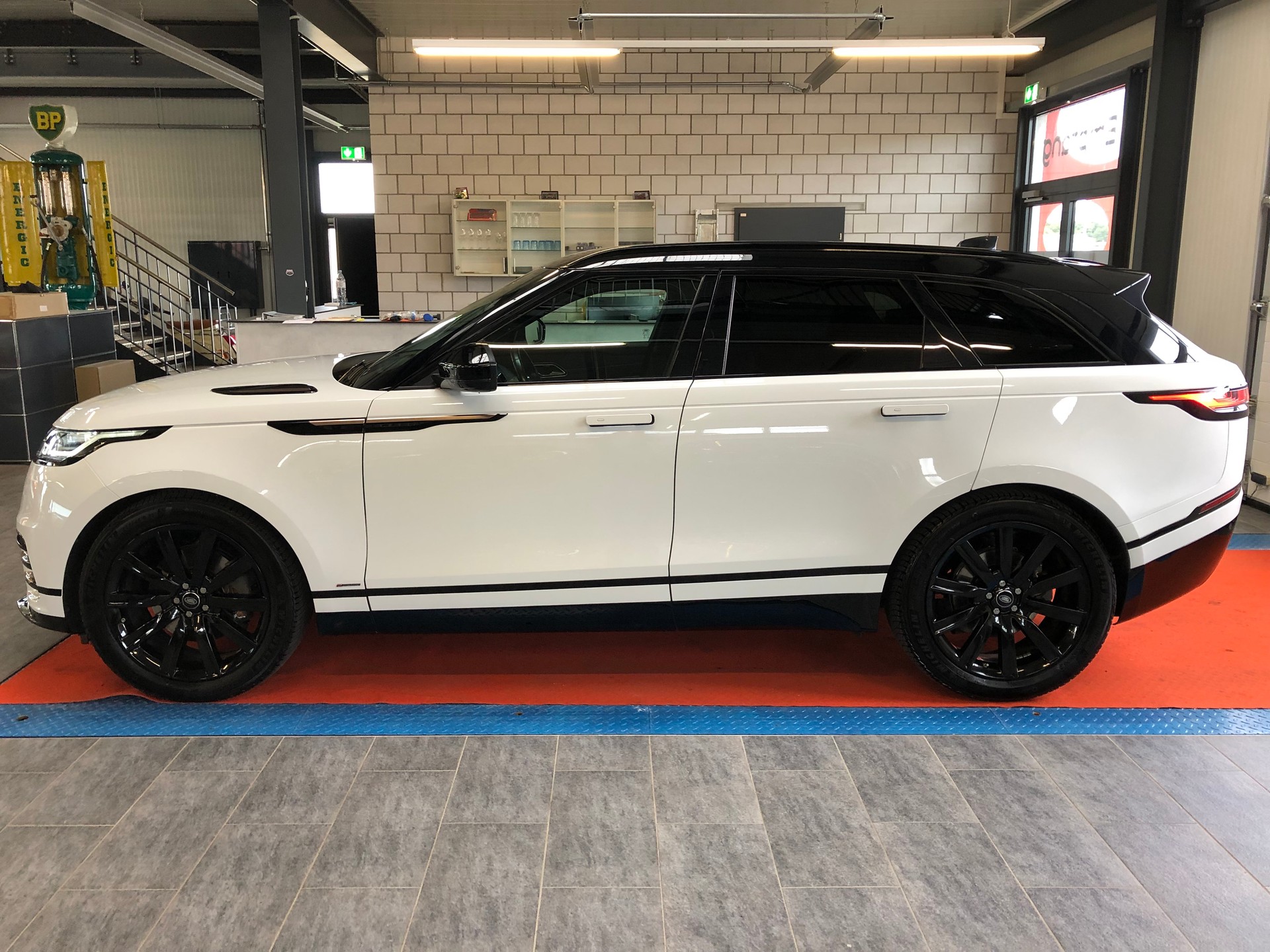 LAND ROVER Range Rover Velar R-Dynamic D 300 S Automatic - 6