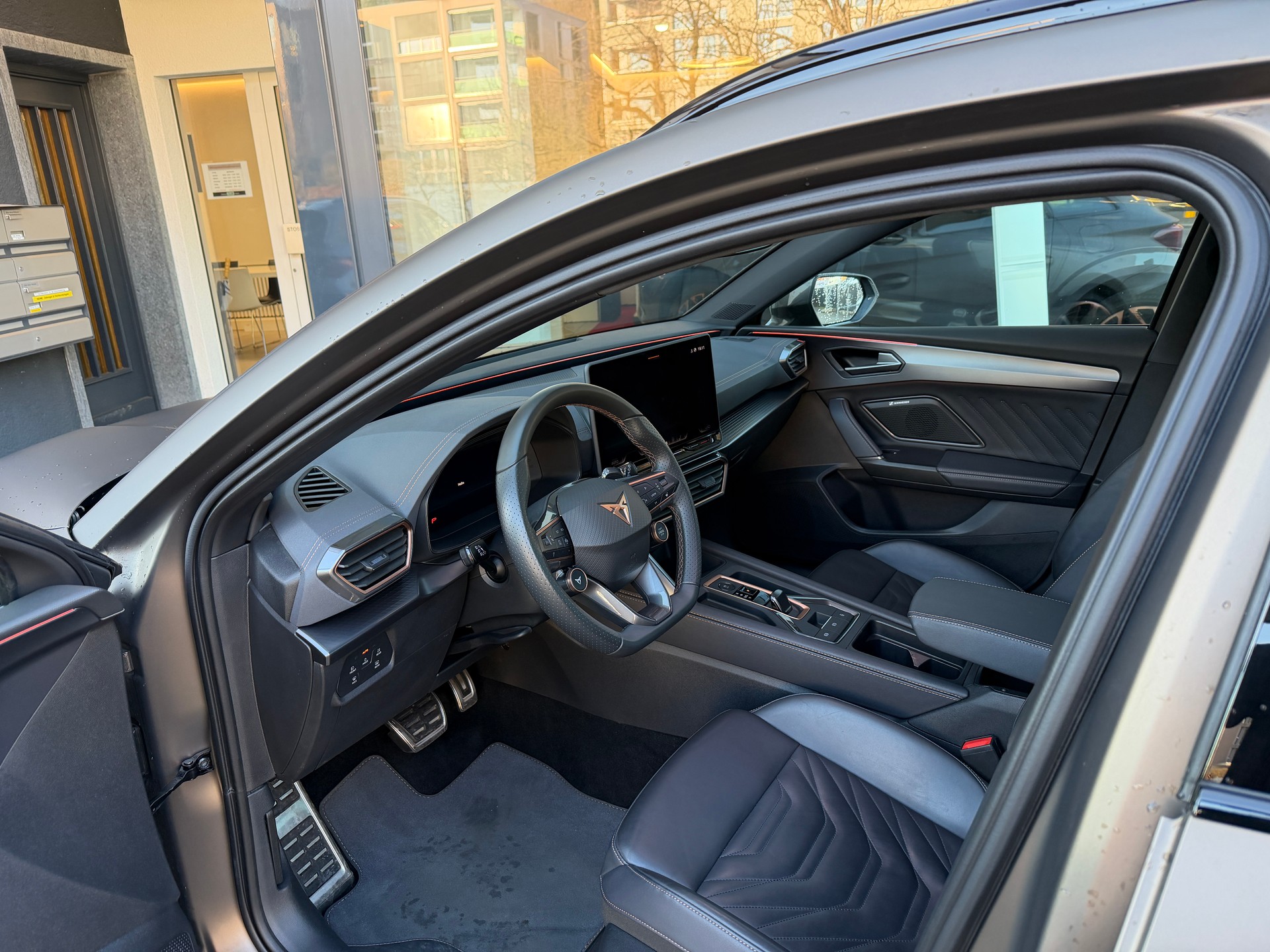 CUPRA LEON ST 2.0 TSI VZ DSG 4Drive - 11