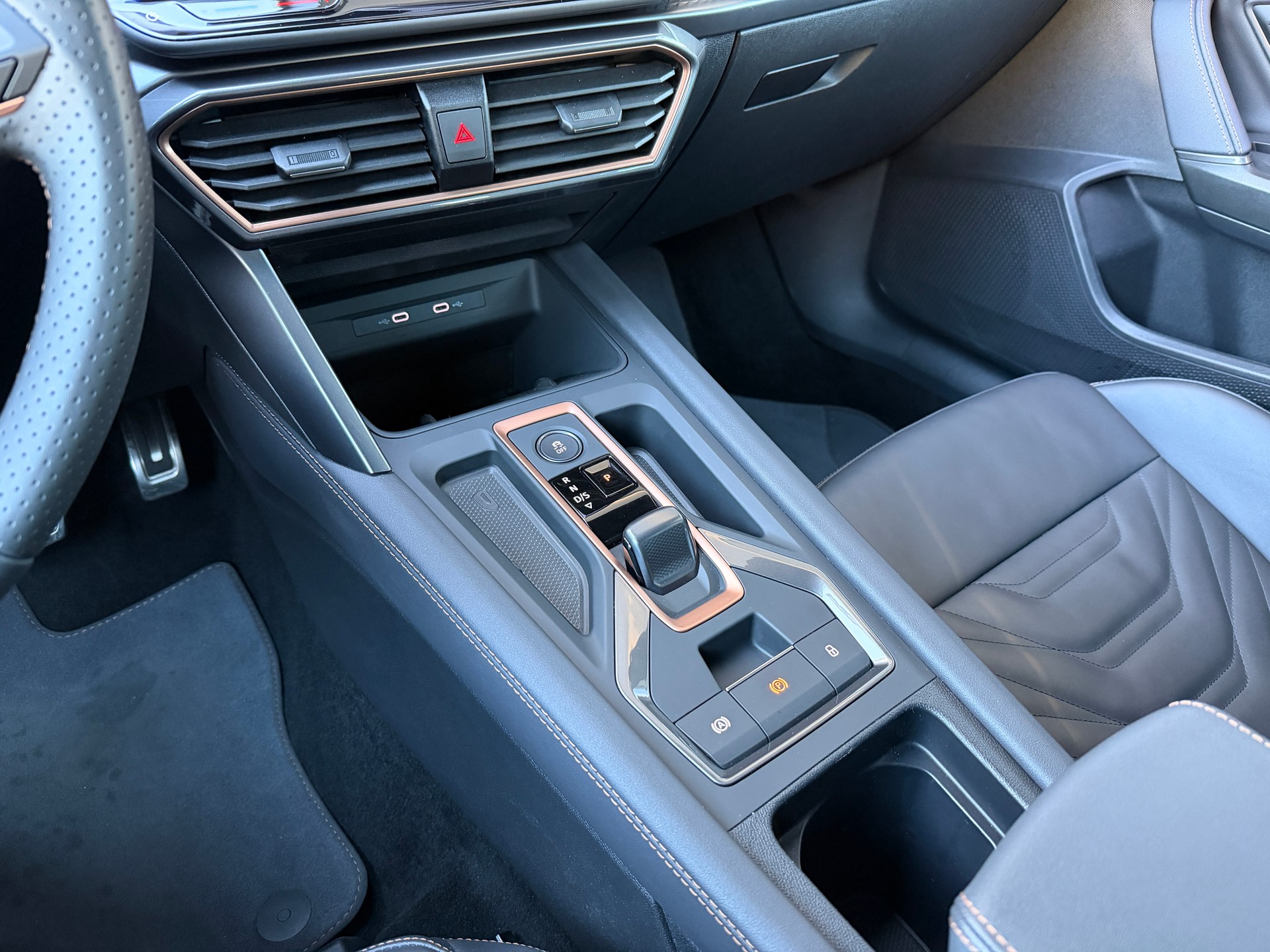 CUPRA LEON ST 2.0 TSI VZ DSG 4Drive - 16