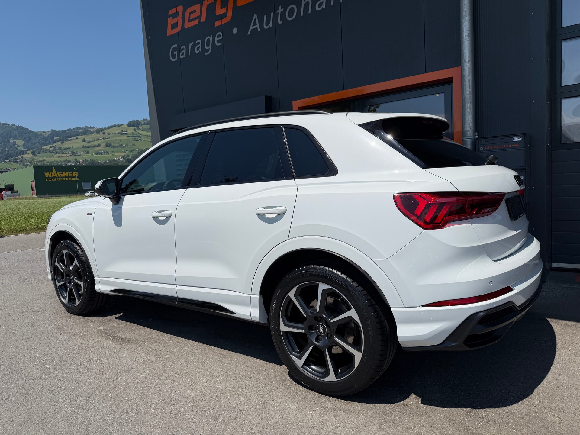 AUDI Q3 40 TFSI S line quattro S-tronic - 3