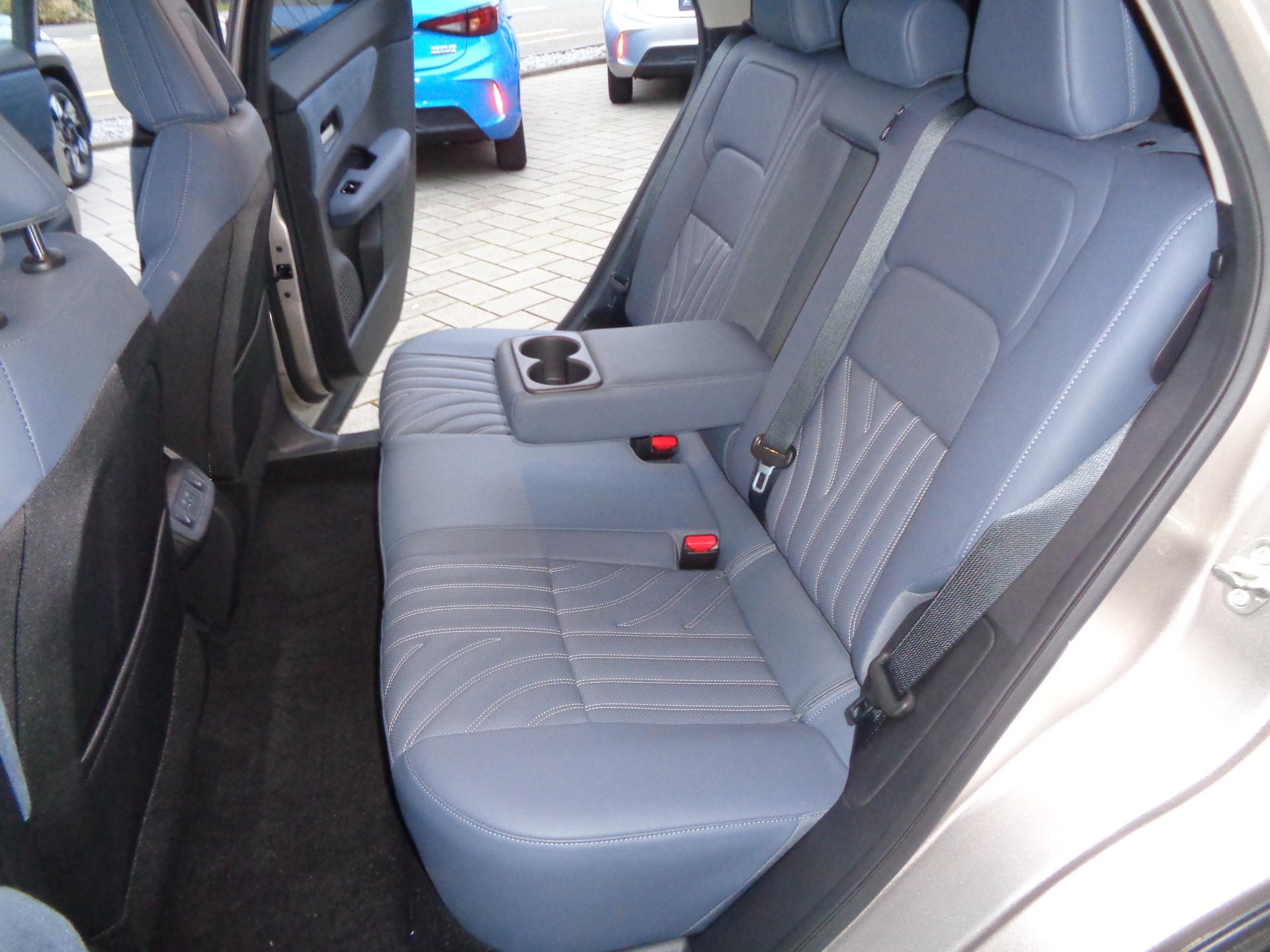 NISSAN Ariya 87 kWh Evolve - 10