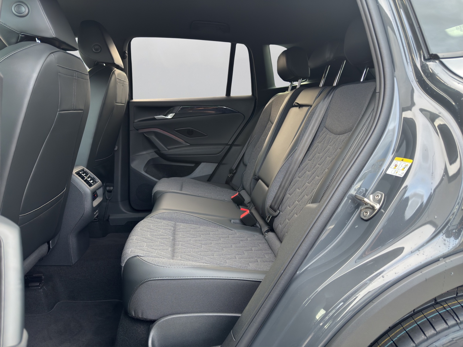 VW Tiguan 2.0 TSI DSG United 4Motion - 11