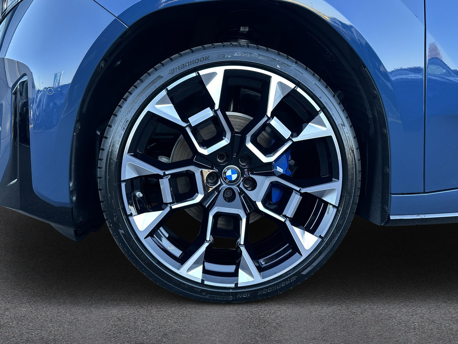 BMW iX3 50 xDrive M Sport **Action de leasing à 0.9% avec assurance et roues hiver** - 9