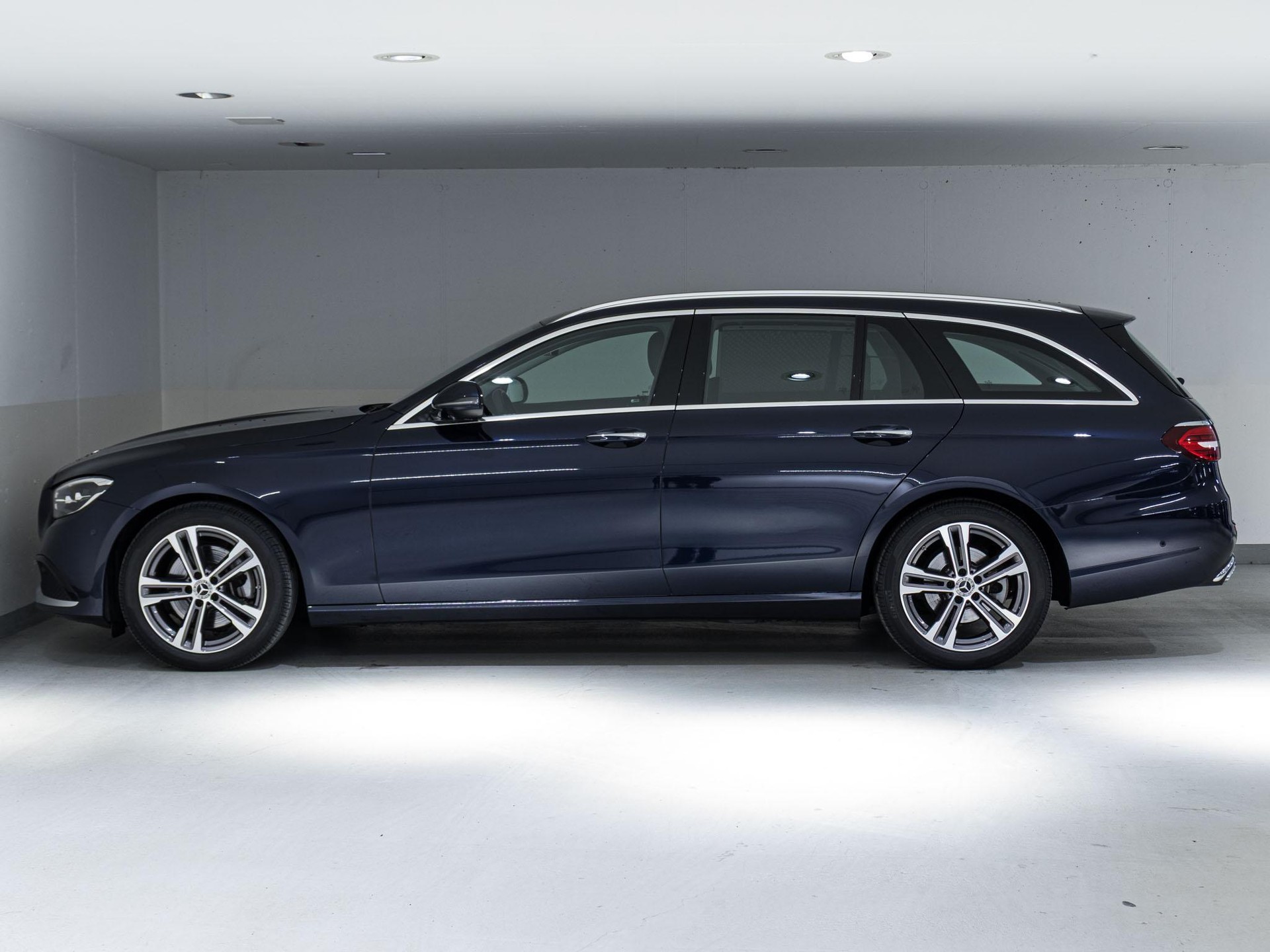 MERCEDES-BENZ E 220 d 4MATIC T-Modell - 5