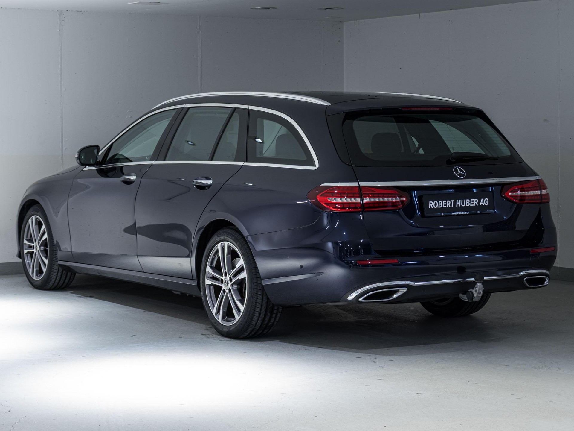 MERCEDES-BENZ E 220 d 4MATIC T-Modell - 4