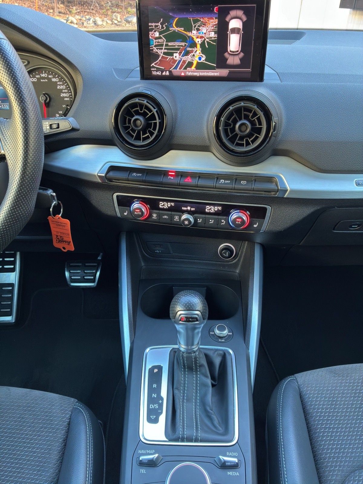 AUDI Q2 2.0 TFSI sport quattro S-tronic - 15