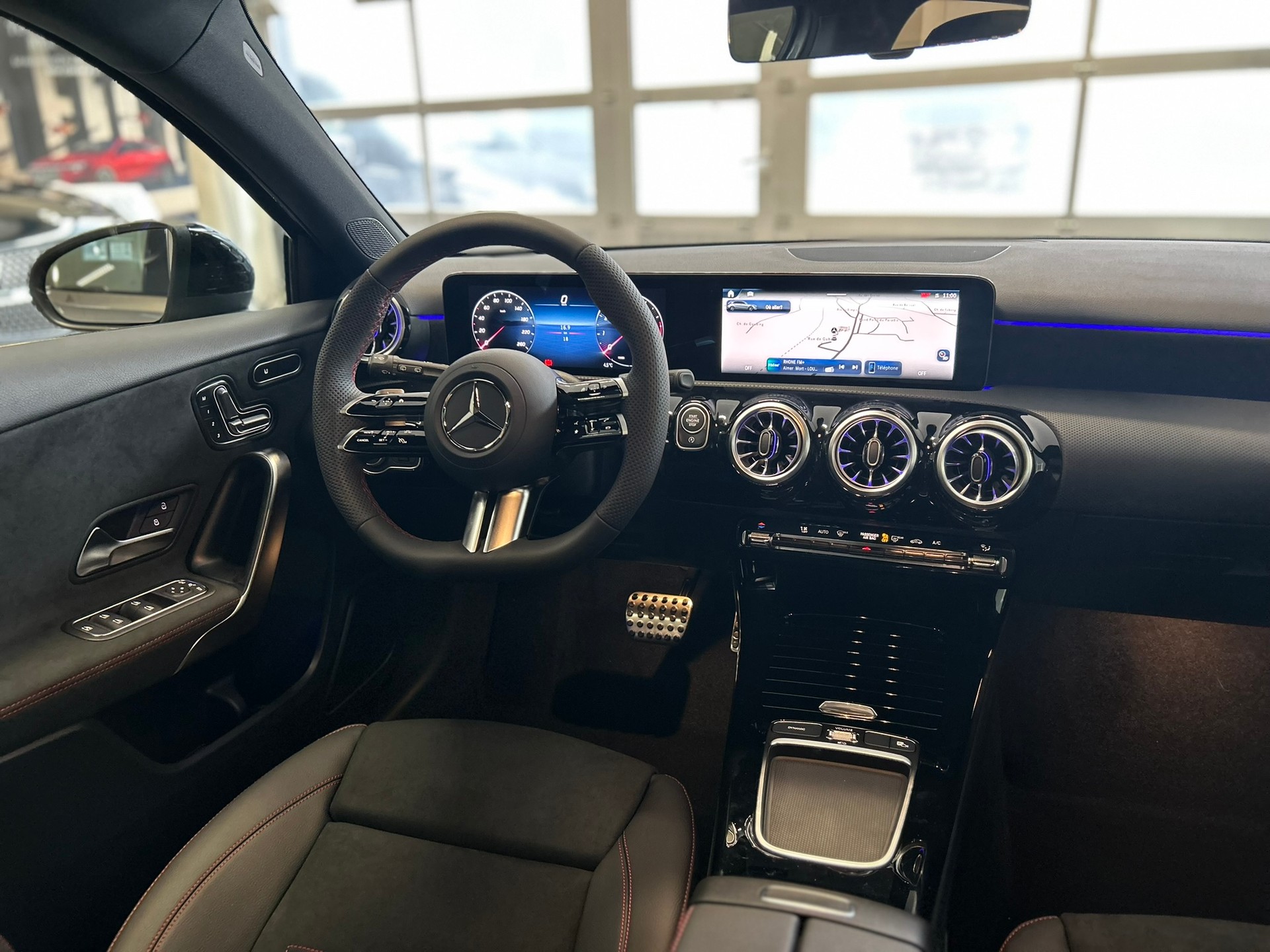 MERCEDES-BENZ A 220 4Matic 8G-DCT - 9