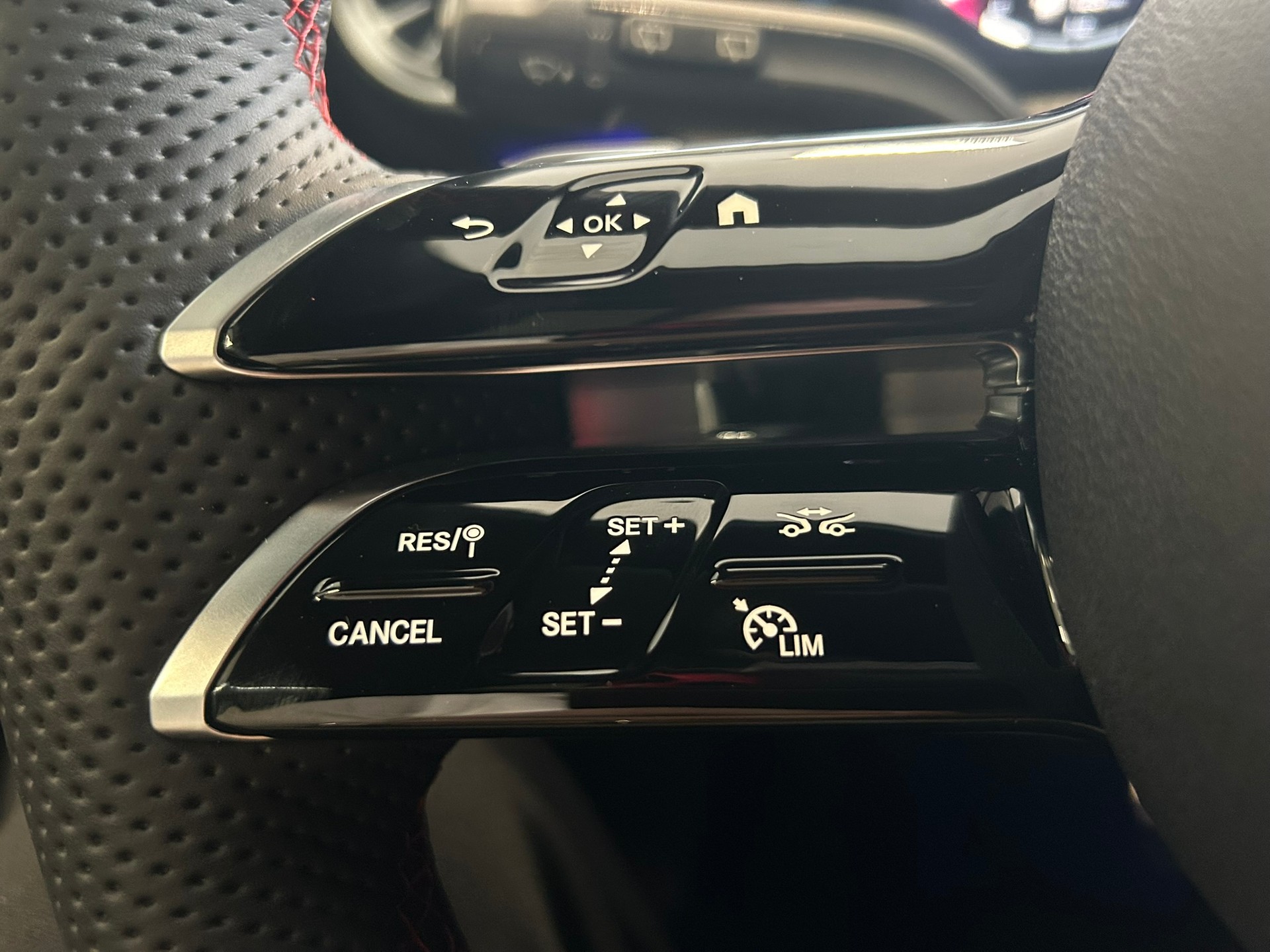 MERCEDES-BENZ A 220 4Matic 8G-DCT - 15