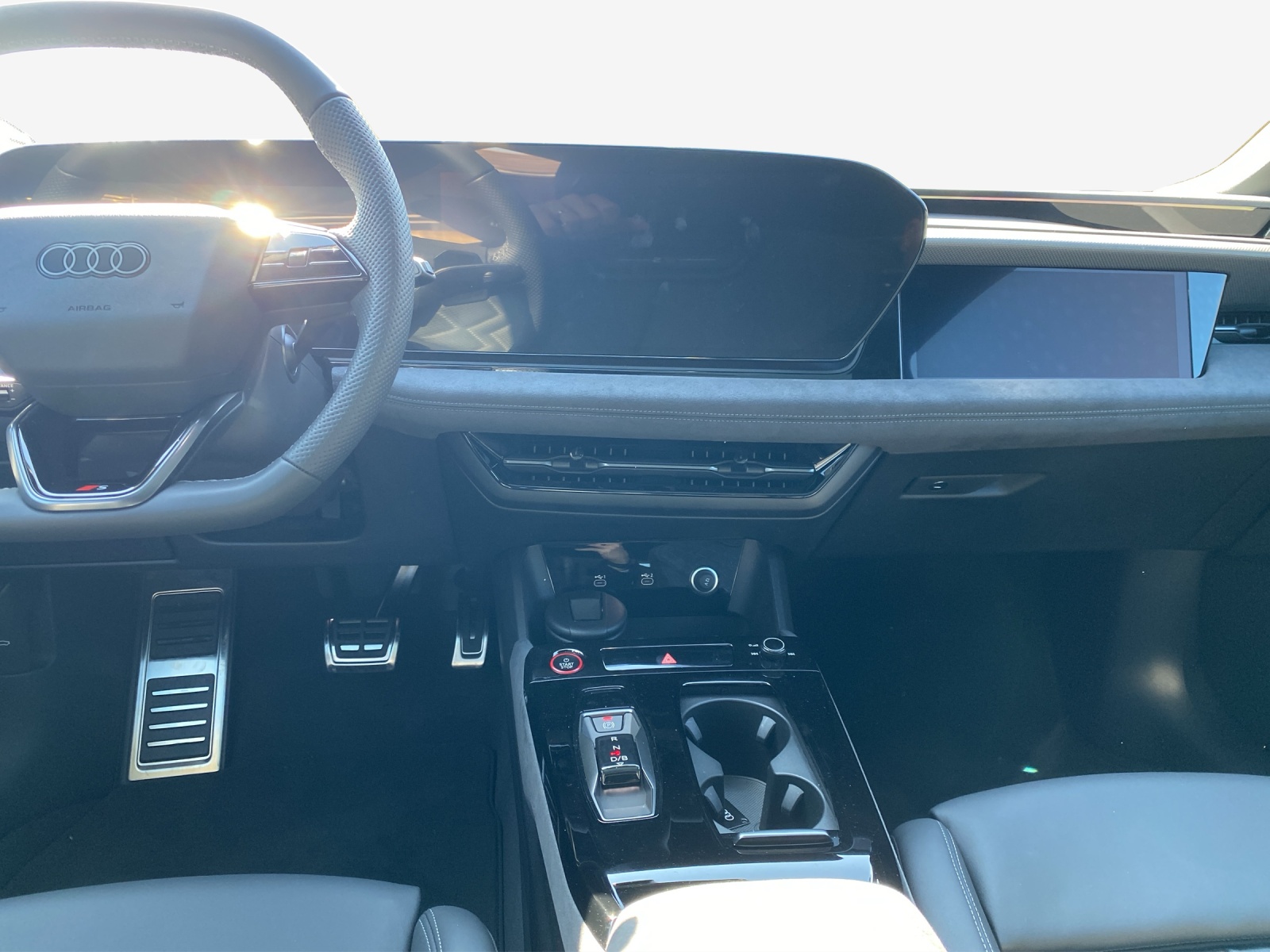 AUDI S6 Avant e-tron quattro - 11