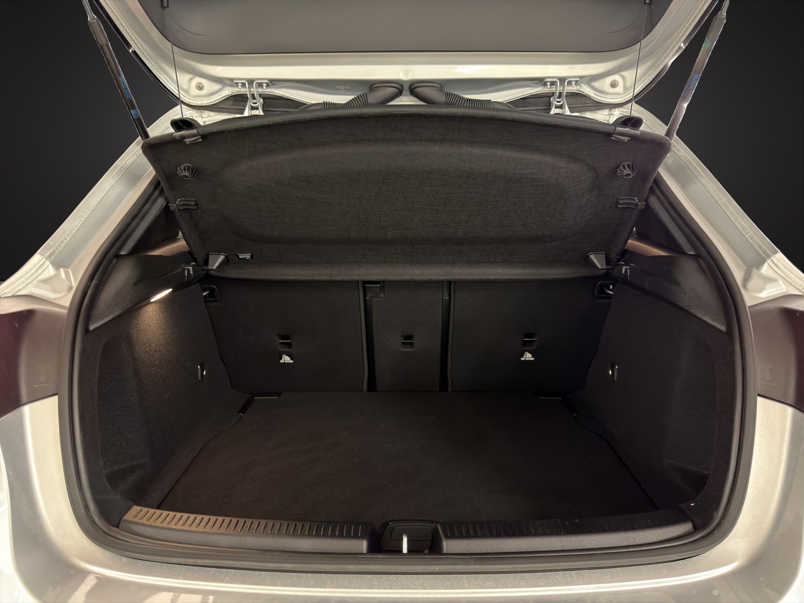 MERCEDES-BENZ A 200 4m 8G-DCT - 17